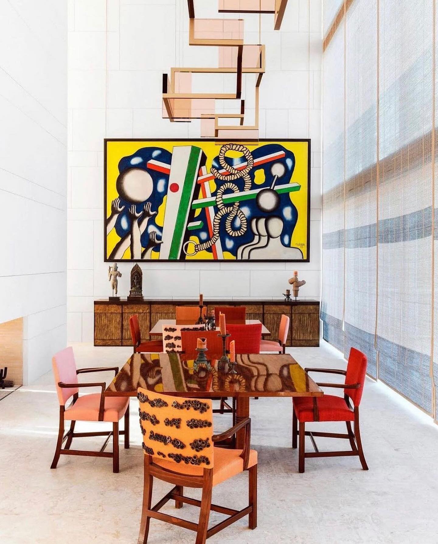 My absolute dream dining room. Architecure by @petermarinoarchitect and painting by Fernand L&eacute;ger.  What is your favorite part of this room?!

#interiorinspo #interiordecor #diningroominspo #architecture #interiordesign