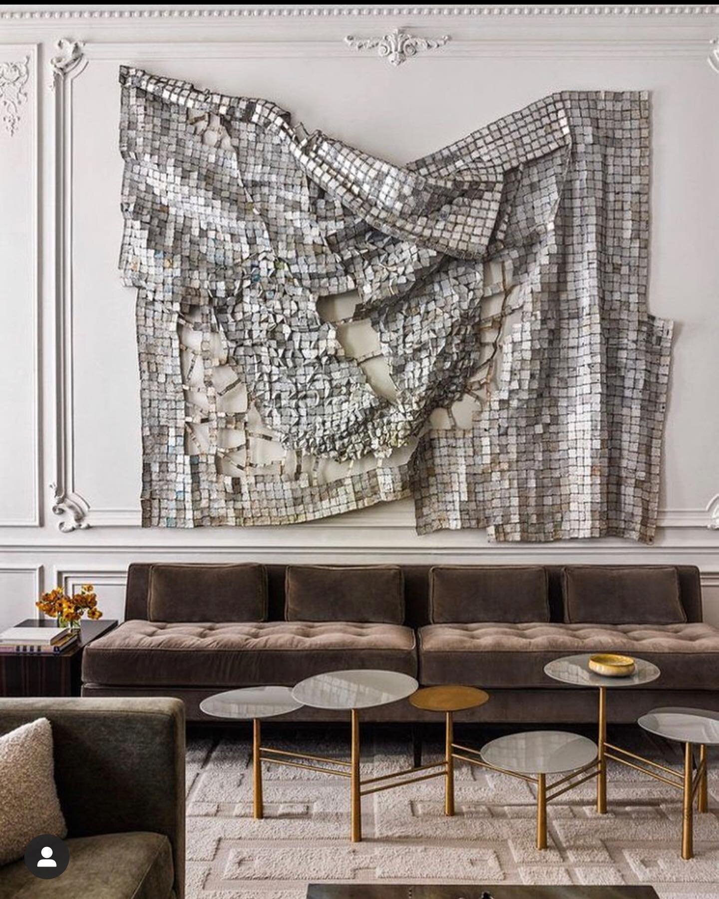 It&rsquo;s Tuesday, let&rsquo;s boogie. 🕺🏻

 #chainmail #interiors #moldings #interiors #interiordesign #inspiration