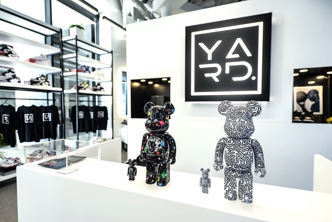 Limited Edition Bearbrick x Billionaire Boys Club and Bearbrick x Keith Haring.
⠀⠀⠀⠀⠀⠀⠀⠀⠀
DM for more info. 
⠀⠀⠀⠀⠀⠀⠀⠀⠀
#yardbarbershop #bearbrick #collectibles #mensbarbershop #menshair #barbershopdubai #mydubai #dxb #businessbaydubai #downtowndubai 