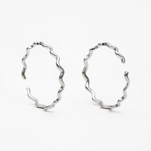 Dainty Silver Wavy Adjustable Ring