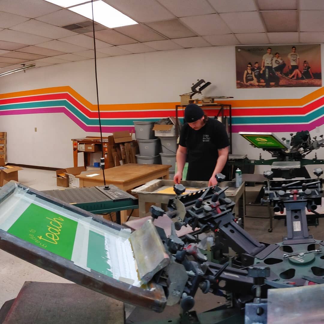 Swipe ➡ for that panoramic of our production area 🤙

#printshop #screenprintshop #screenprinting