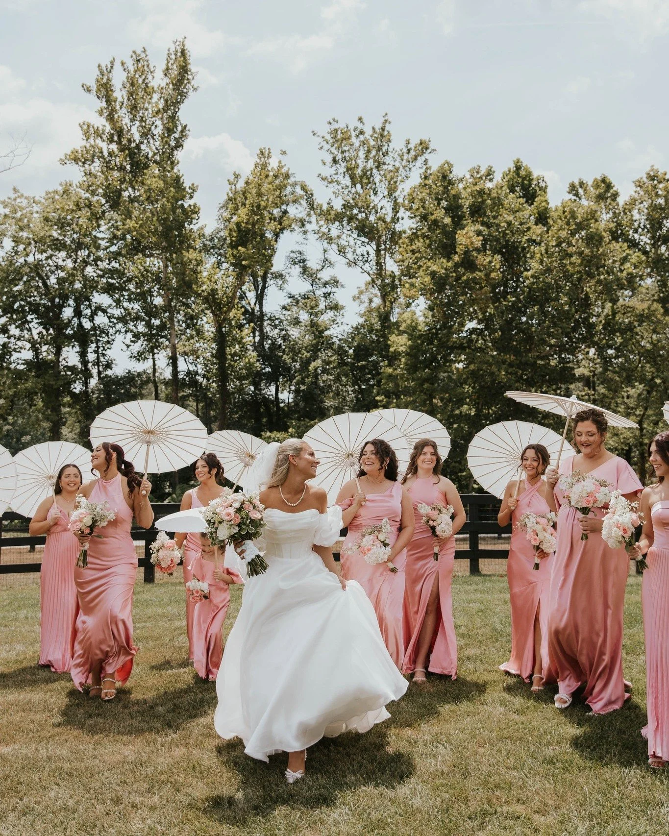 Pretty in pink: the dreamiest shade for summer &ldquo;I do&rsquo;s.&rdquo;
.
#wedding #summerwedding #stlouiswedding #stlouisweddingphotographer #missouriweddingphotographer #canonr6 #bride #bridesmaids