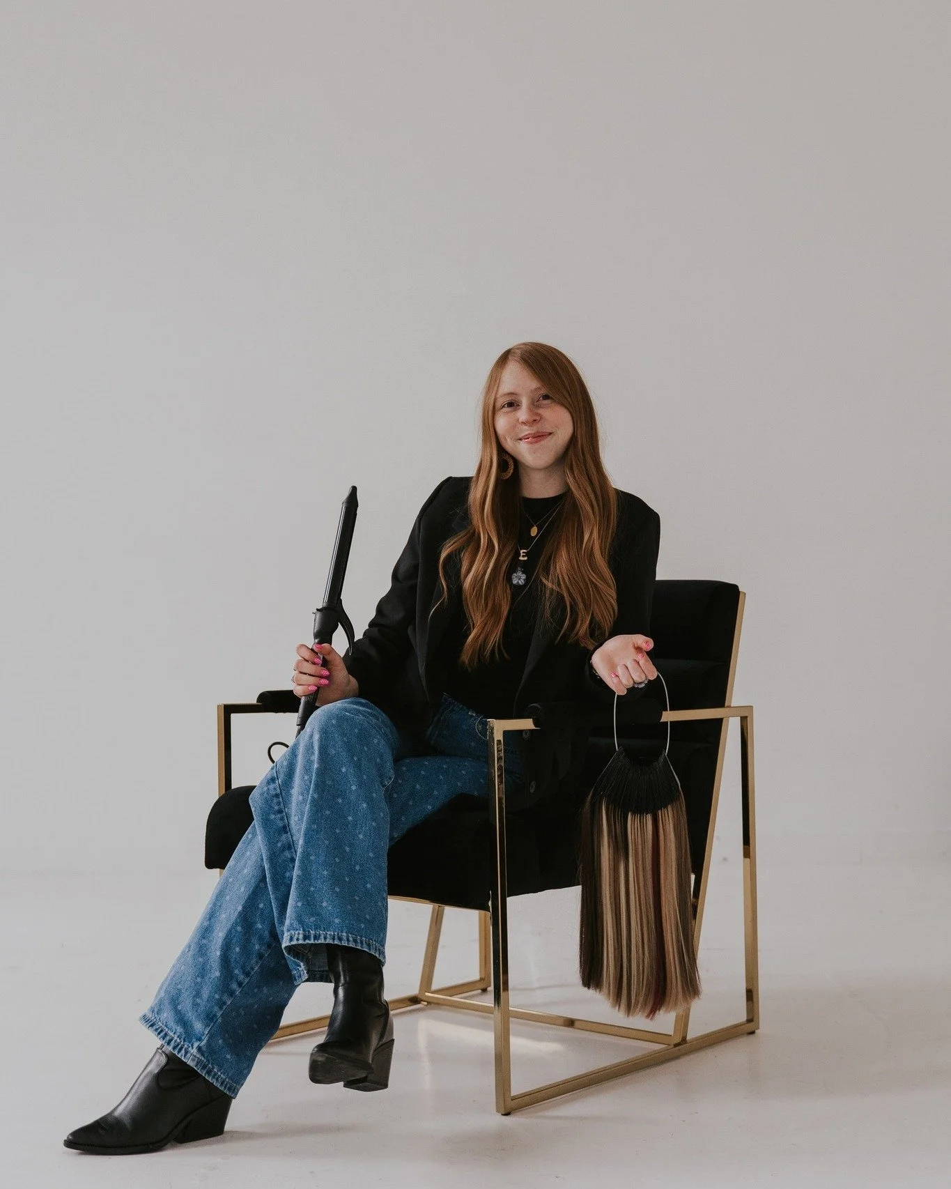 Hairstylist branding photos for @hairby_emmar ✂ 
.
#stlouishairstylist #stlouisphotographer #missouriphotographer #brand #brandingphotos st louis wedding photographer st louis wedding missouri wedding missouri wedding photographer canon r6