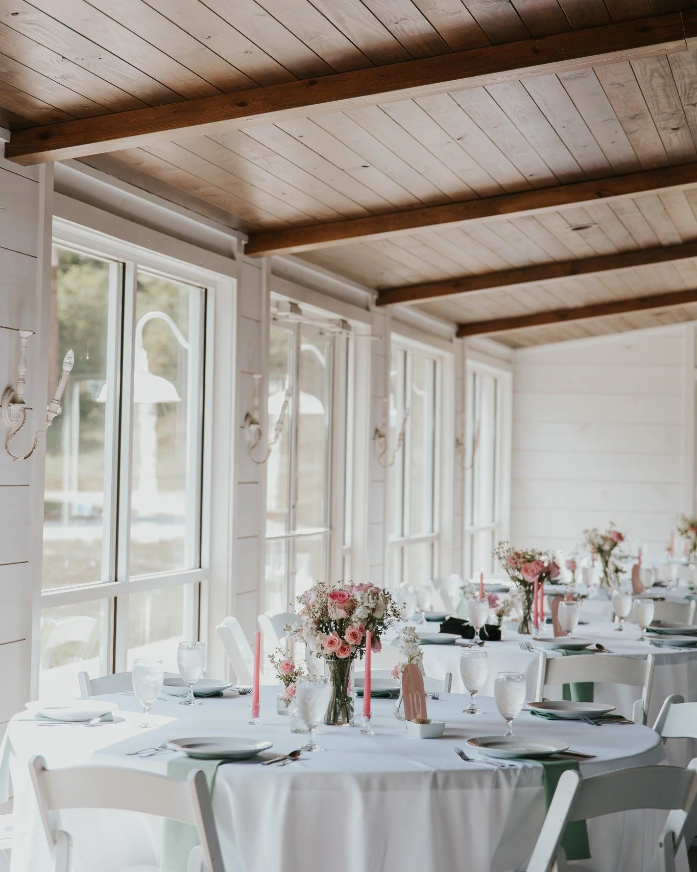 Spring and summer wedding colors are right around the corner! Gorgeous pink theme for Sarah and Matt @baetje_farms last August!
.
#stlouiswedding #stlouisweddingphotographer #missouriweddingphotographer #weddingdetails #wedding baetje farms missouri 