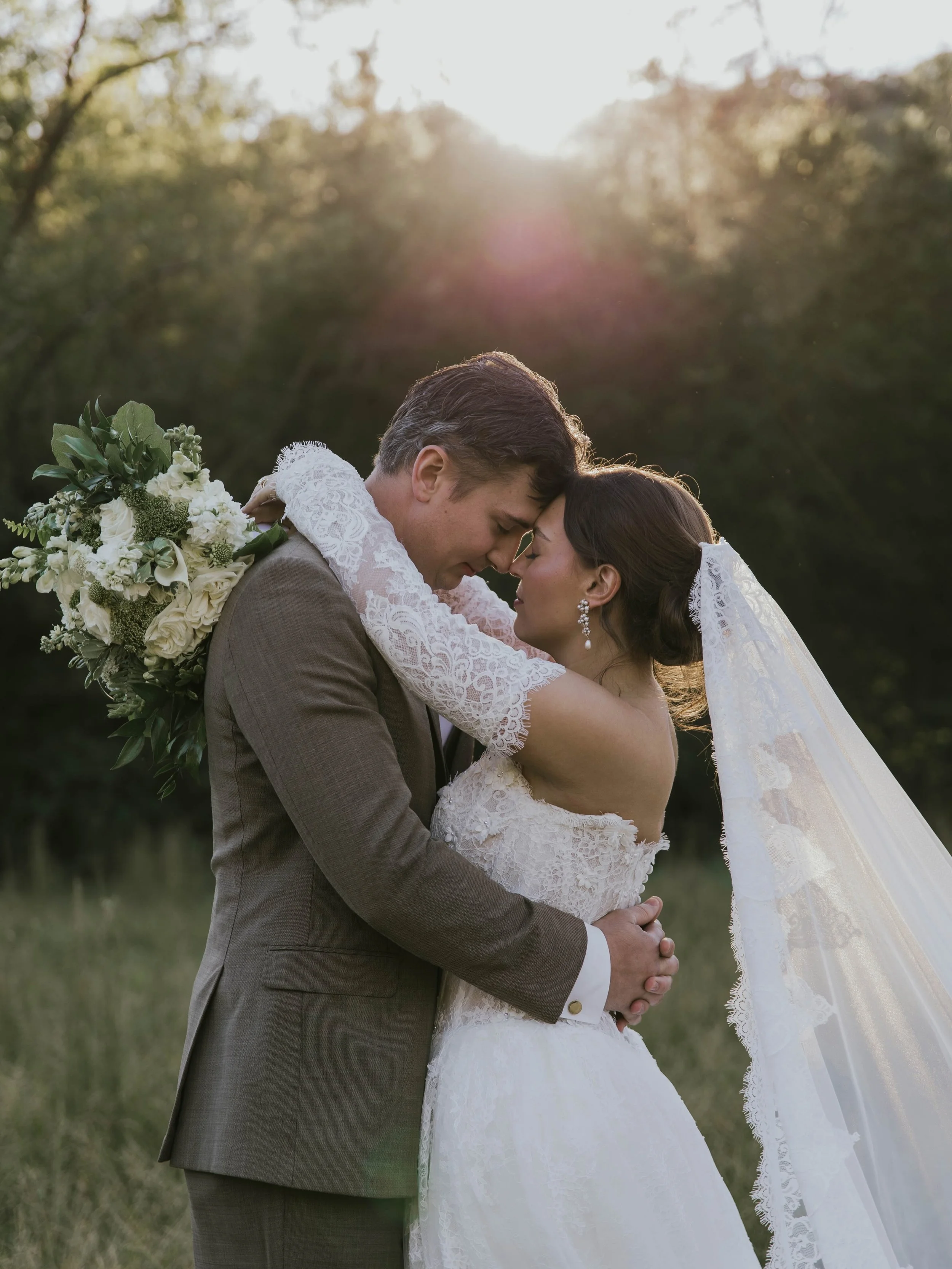 Hannah &amp; Andrew // 10.17.26 
.
#missouriwedding #missouriweddingphotographer #stlouiswedding #weddingphotographer #fallwedding
