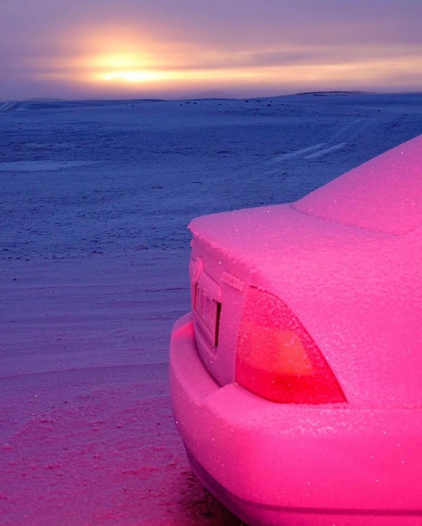 Iceland ❄️ shot by @sashaelage, December 2022 

&bull;

#inspirationinnature #iceland #colorstory
