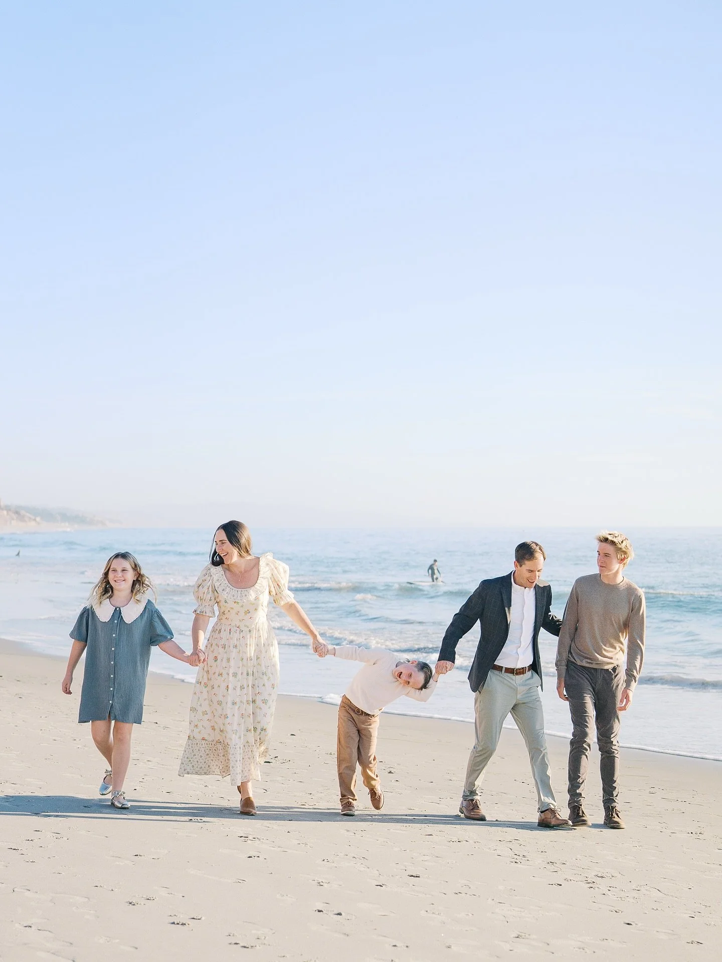 Perfect day, sweetest family, and outfit choices that were on point ✨

#carlsbadfamilyphotographer #encinitasfamilyphotographer #sandiegofamilyphotographer #carlsbadbeach #encinitasbeach #beachfamilyphotos #sandiegobeach #northcountyfamilyphotographe