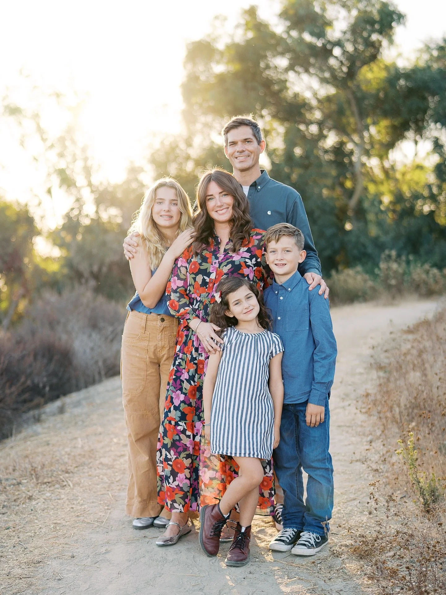 Beach photos are beautiful, but they&rsquo;re not the only option! Want something different? Let me know what you have in mind 🌳🏝️🌸🏠

Also&hellip; don&rsquo;t mind me posting sessions from last year because I&rsquo;m terrible at keeping this page
