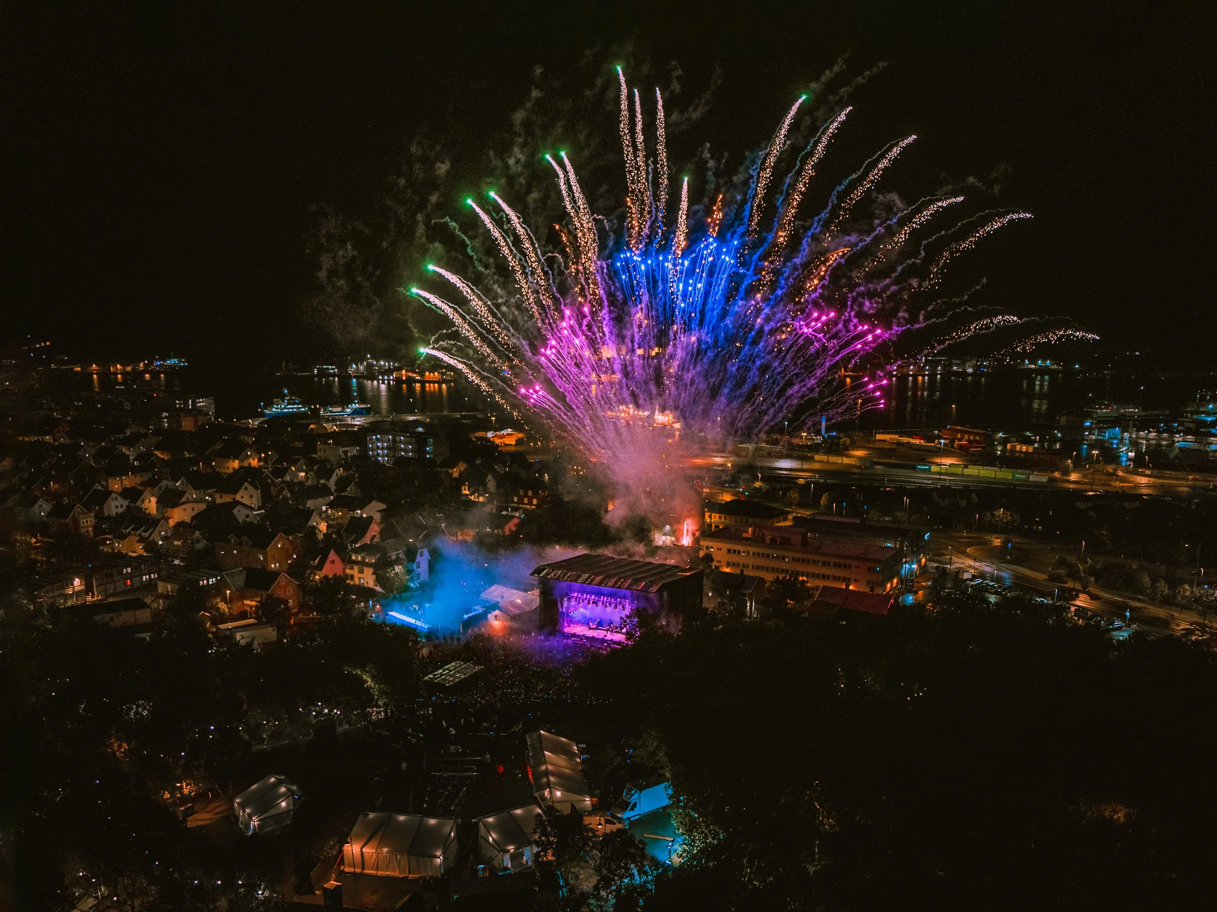 Parkenfestivalen_FRIDAXIANG_FlyLavt (1).jpg