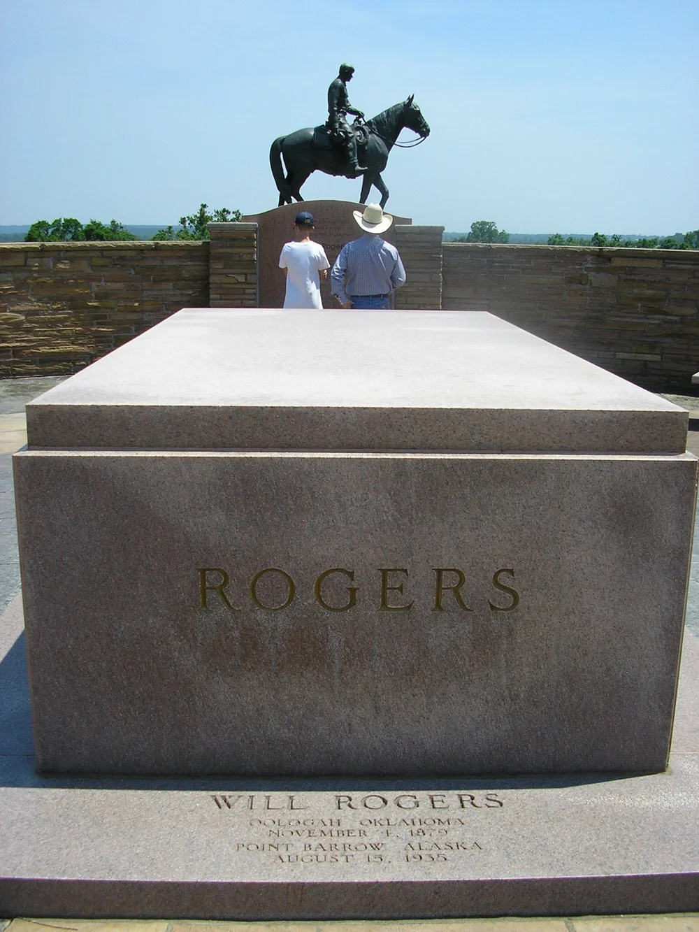 WillRogerstomb.jpeg