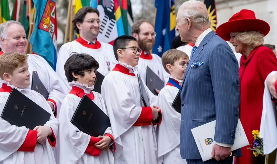 King-Charles-greets-the-choir-6790938 copy.png