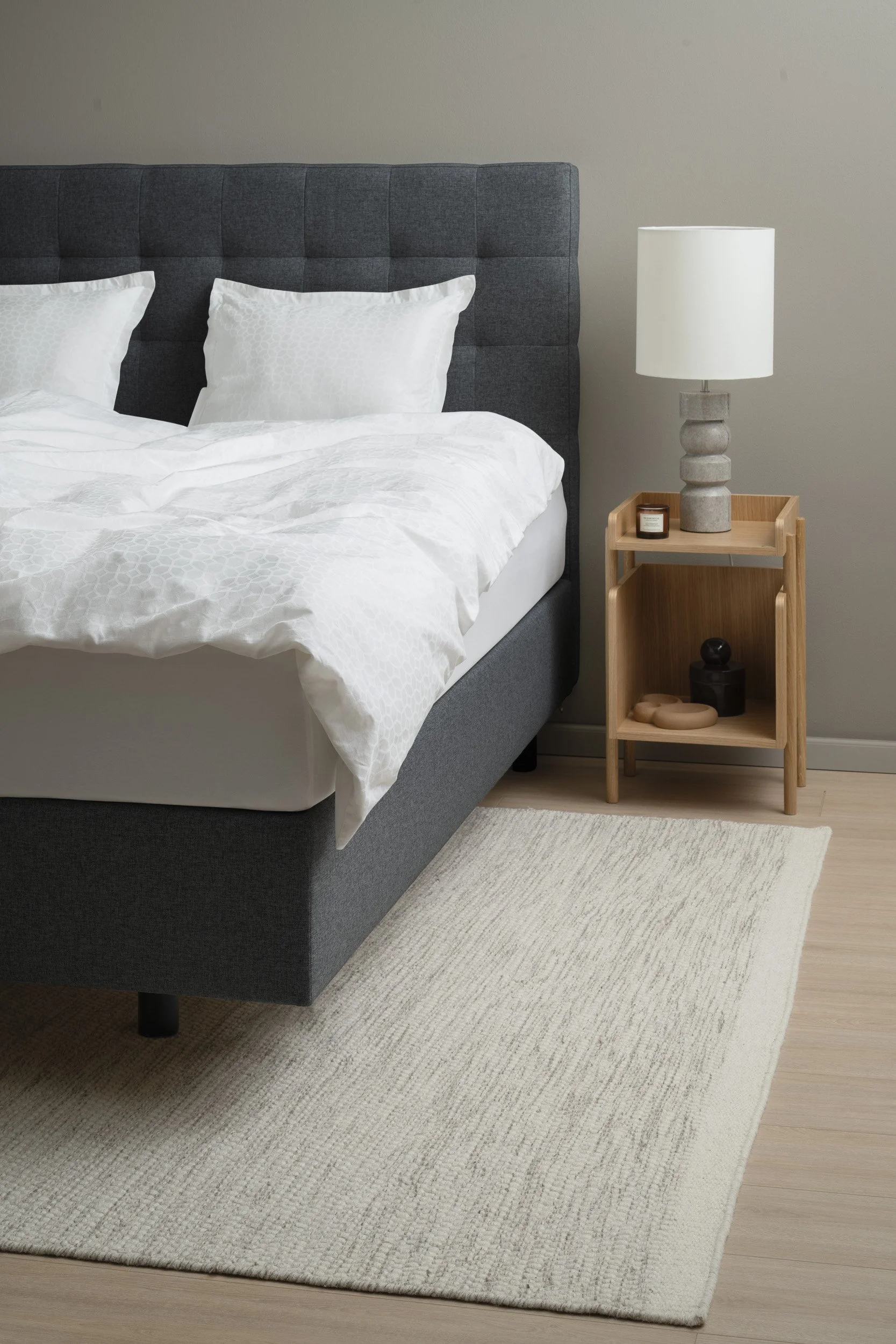 TEMPUR_BoxsprSta_SideDetail_DarkStone_HBCushion-2500px.jpg