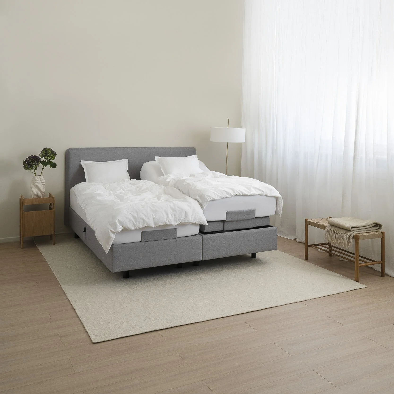 TEMPUR_BoxsprAdj_Lifestyle_AshGrey_HBForm_Anglehigh-2500px_1.jpg
