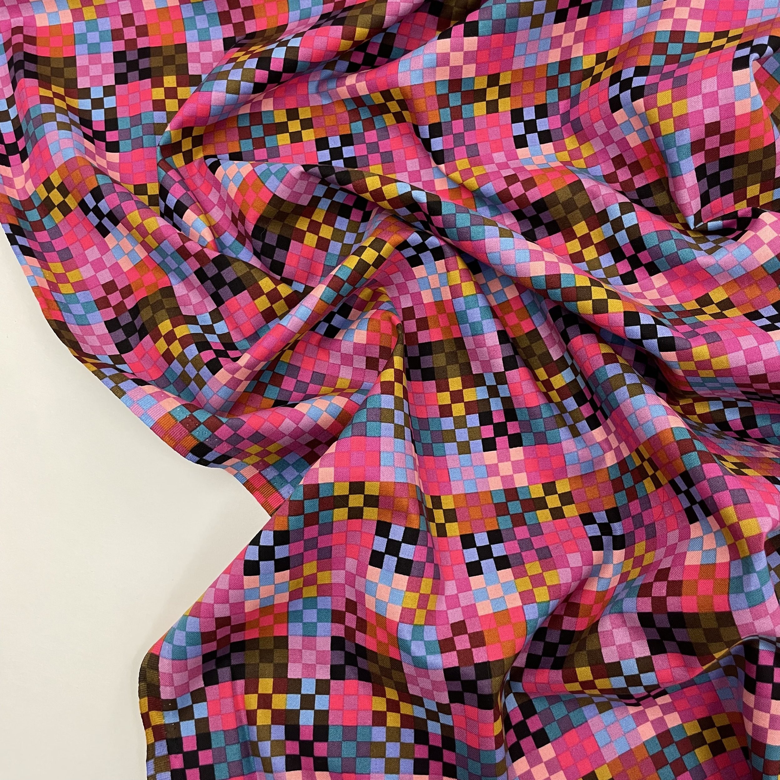Hey Sew Sister - Piecework by Anna Maria Textiles - Cute Checkerboard - Fuchsia 2.jpeg