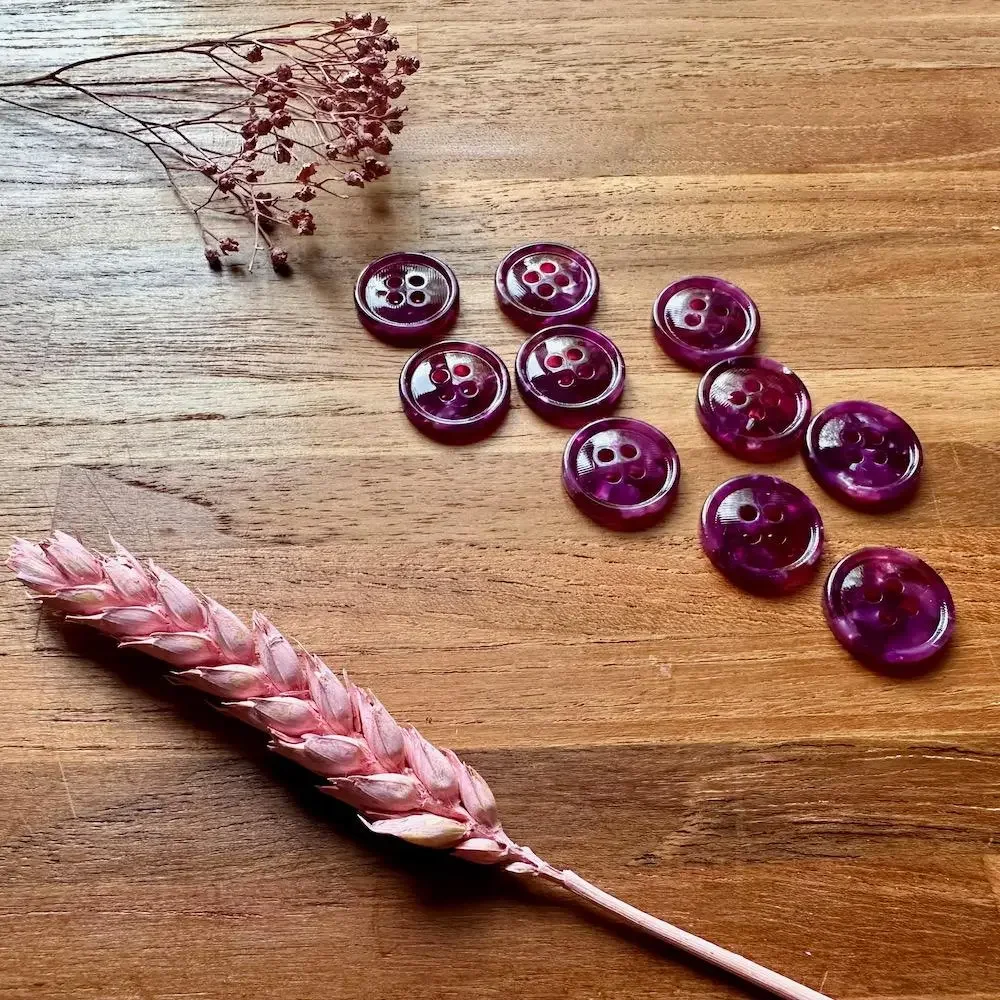 Pigeon Wishes Buttons - Berry Crush (17mm)