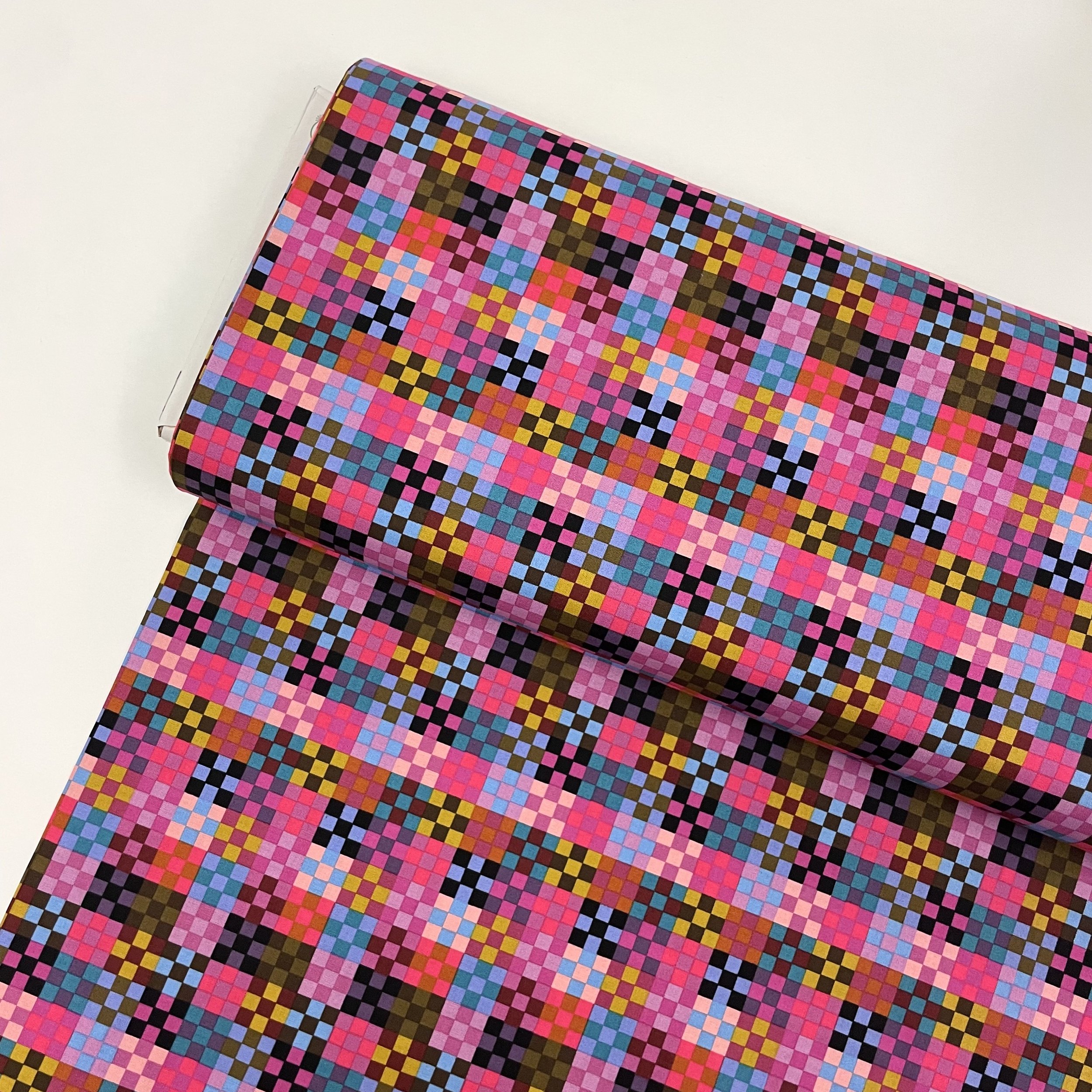 Hey Sew Sister - Piecework by Anna Maria Textiles - Cute Checkerboard - Fuchsia 1.jpeg