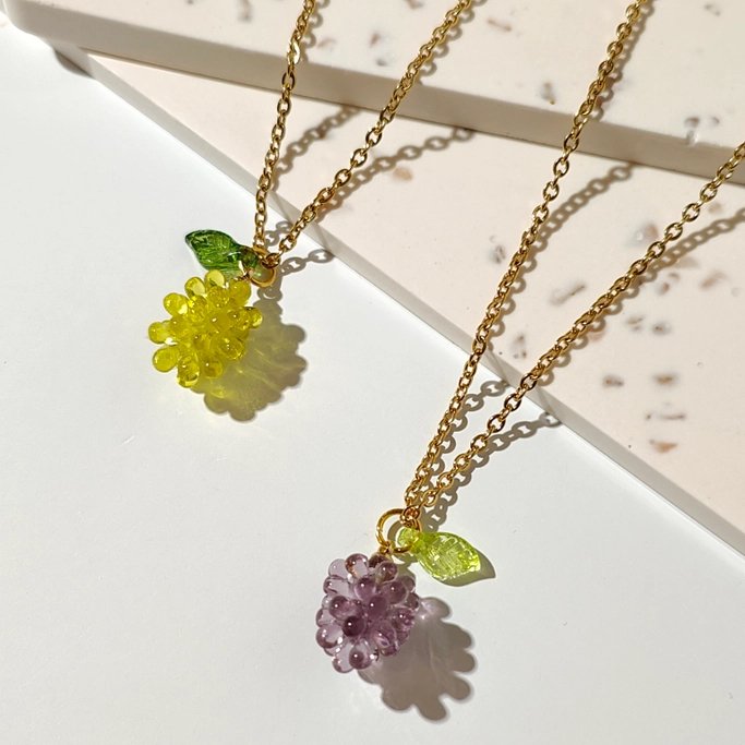 green and purple grapes.jpg