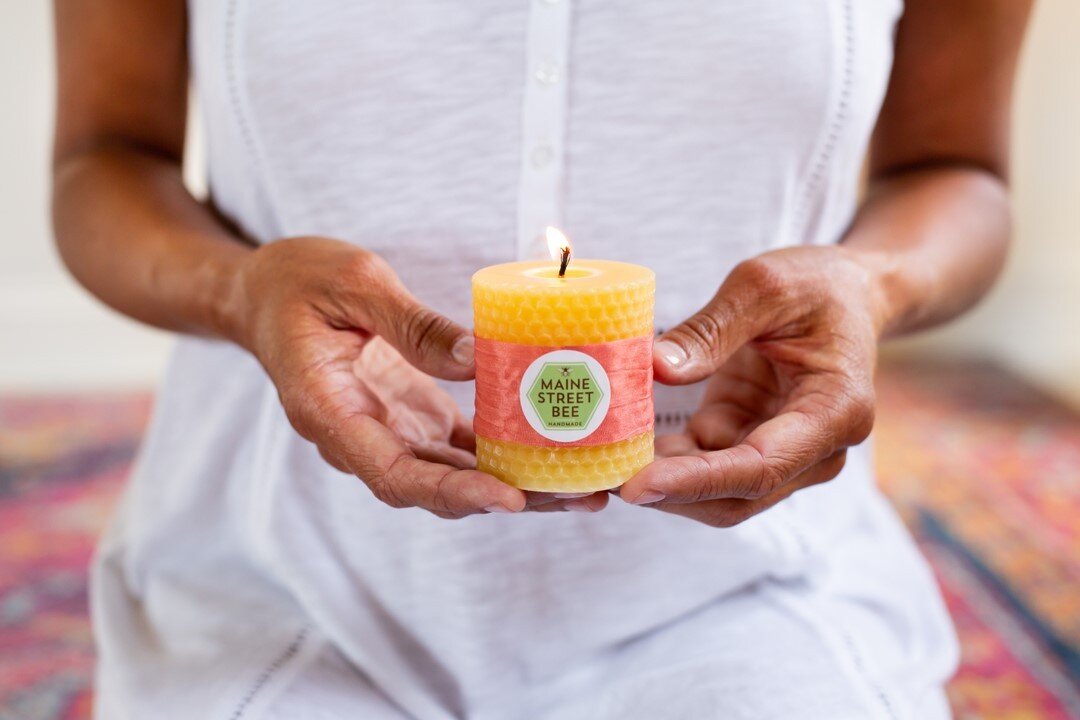 We love seeing all the brands you bring into the space and these @mainestreetbee candles had us swooning 🍯⠀⠀⠀⠀⠀⠀⠀⠀⠀
⠀⠀⠀⠀⠀⠀⠀⠀⠀
The natural light in the studio from the three oversized windows will make all your product photography dreams come true.⠀⠀