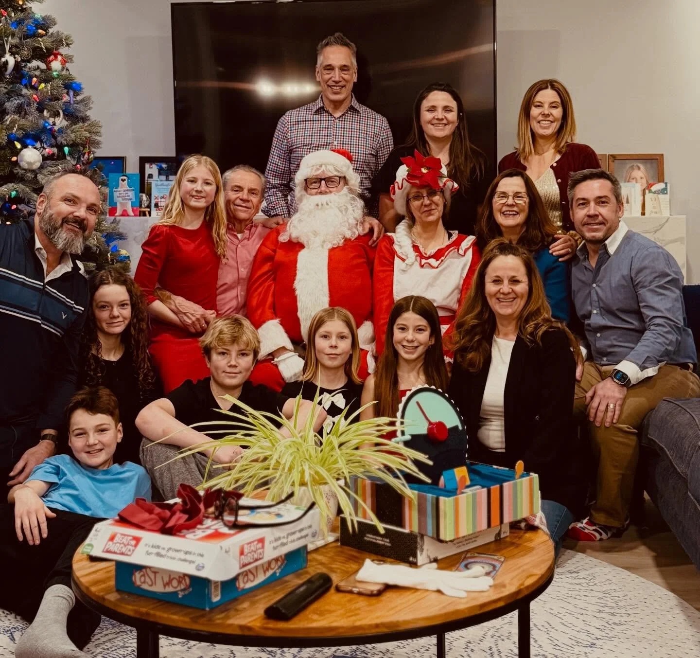 Lovely Xmas holidays with the fam! 🙌🏽
#alwaysgrateful #christmas #annualparty #familytime