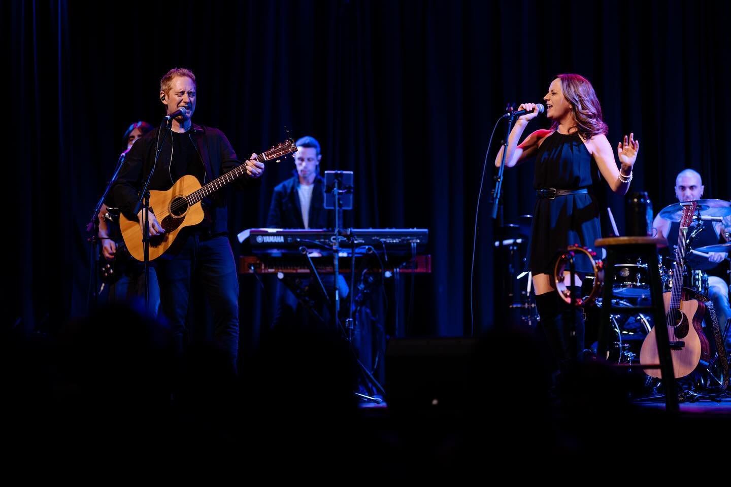 Hey! 
If you&rsquo;re free this Sunday, @keithmmac and I, @keithandrenee will be playing some songs at @belleskitchenmusichall starting at 5 PM. 😳 
Come by for some great food and music as we serenade you! 🥳
We&rsquo;ll be performing a mix of our c