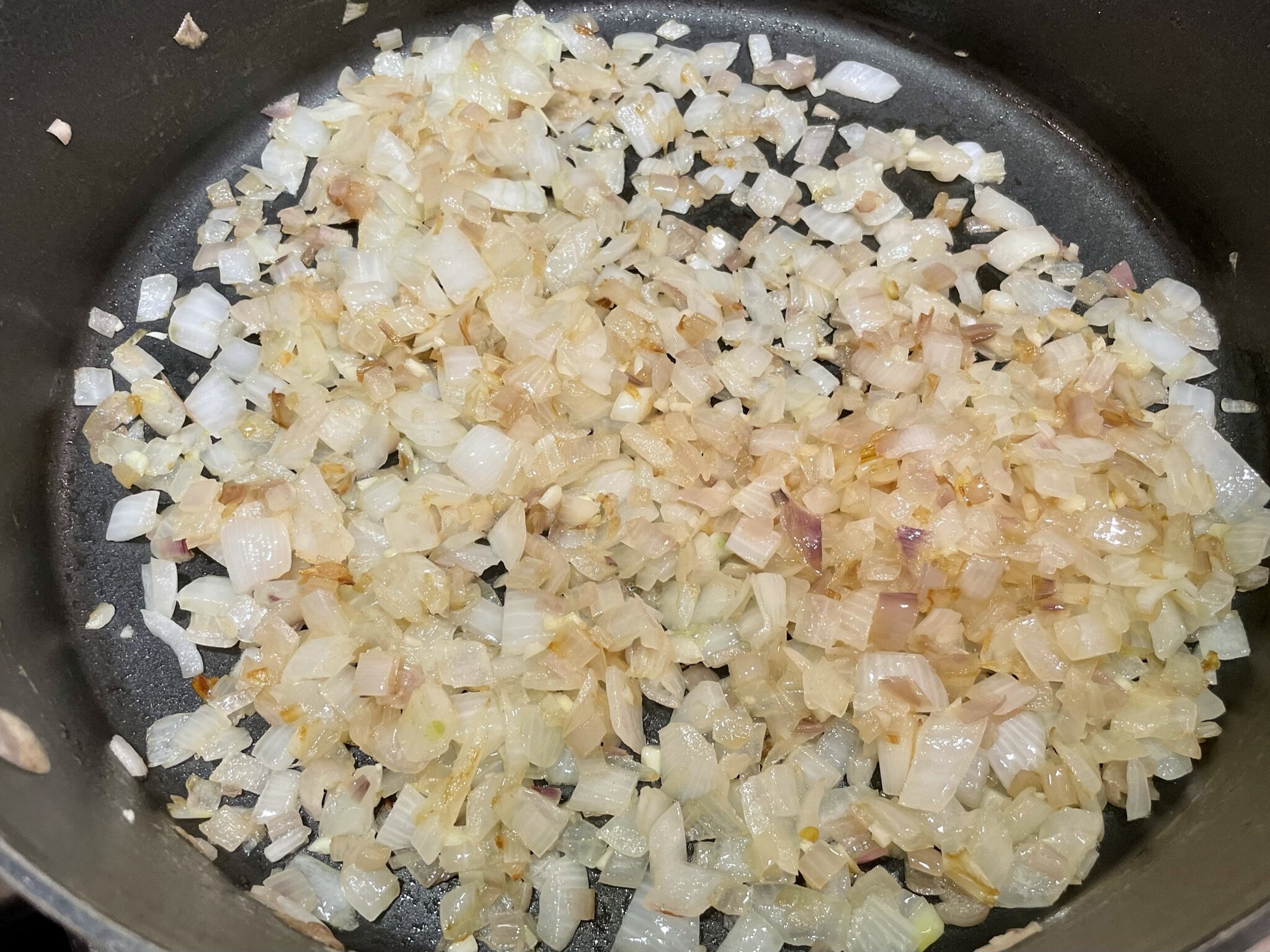 d) Add garlic.