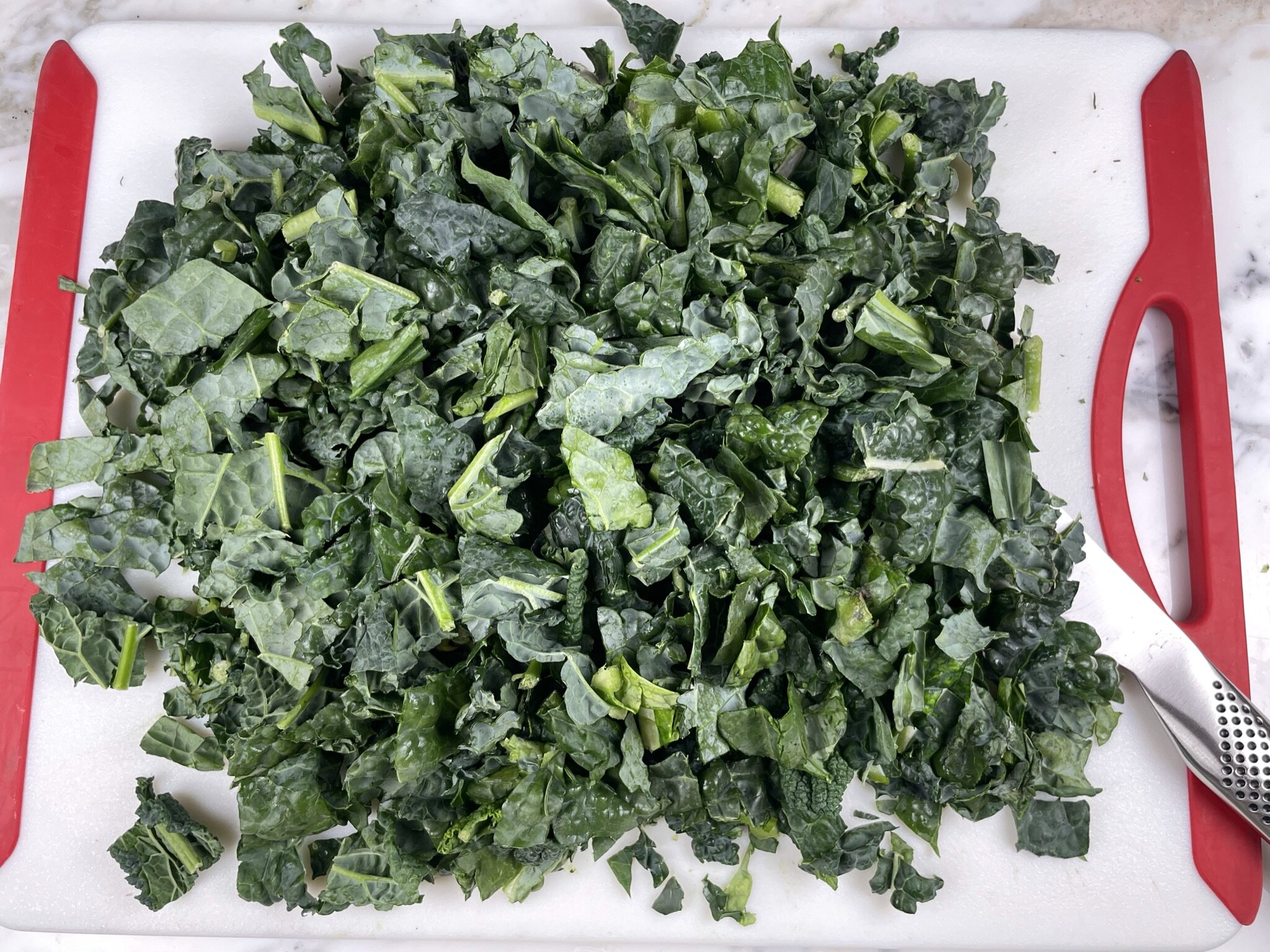 Roughly chop kale.