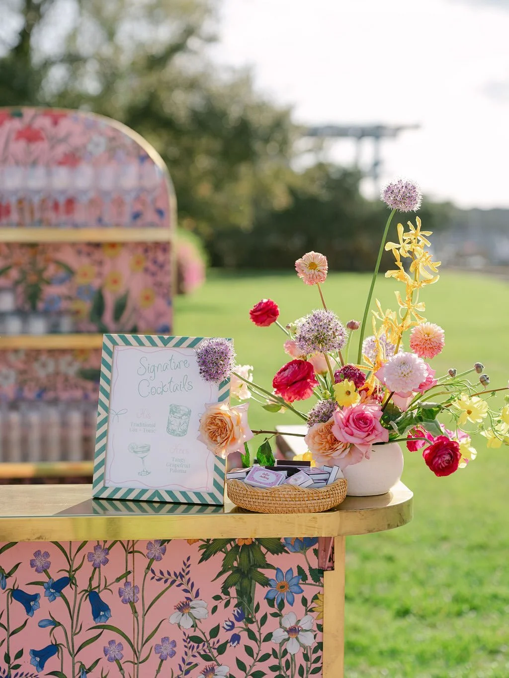 this day was filled with so much joy!!! Even looking at these photos, it radiates through! The people, the color, the BAR!!!, the incredible way everything was captured (@katherineandtyler so amazing!!), just everything🤍

Wedding Planner I @calhrhod