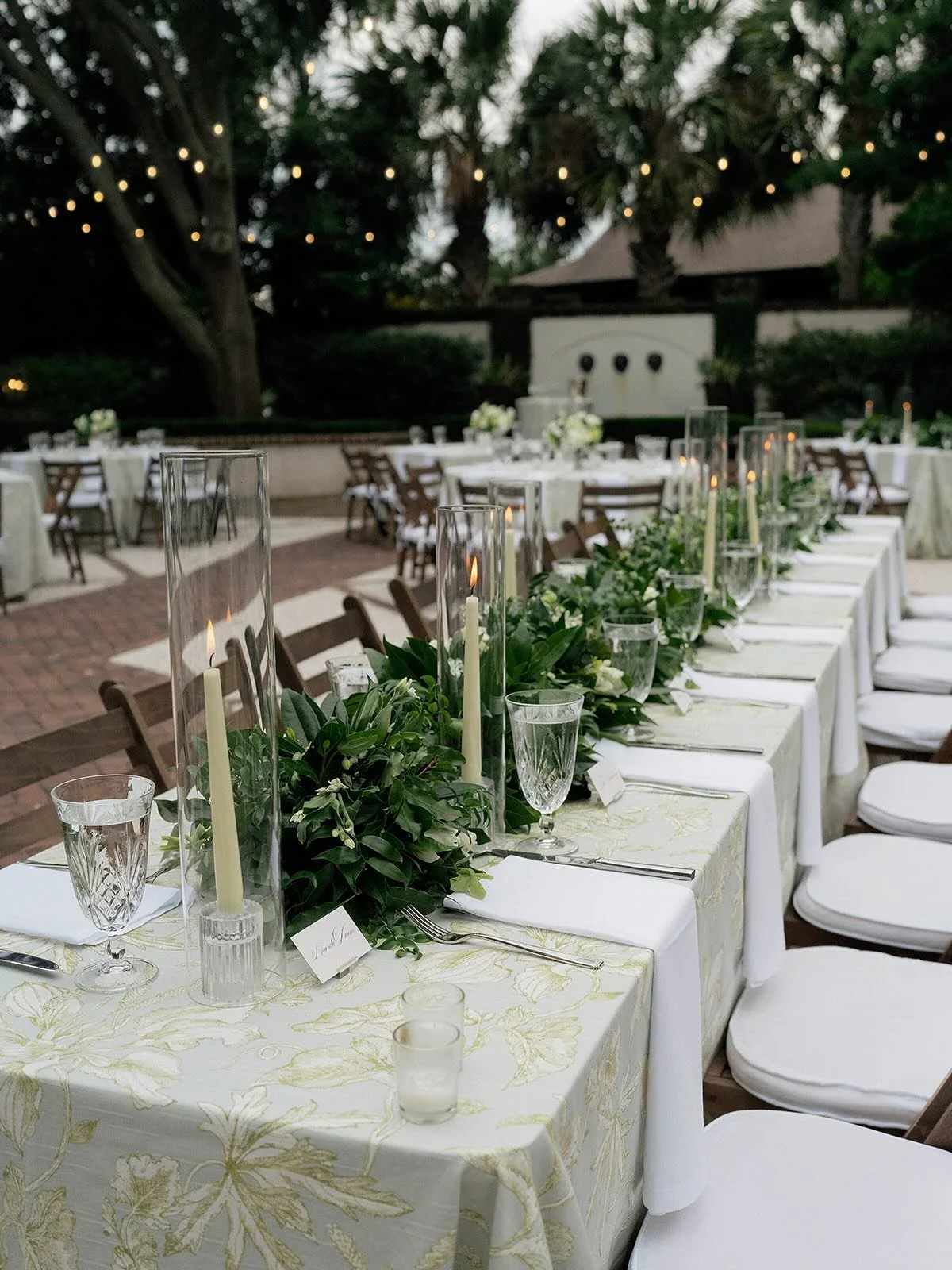 enhancing the garden vibe with these greenery runners was such a fun and organic look at Thomas Bennett! 

Photography: @saintevansphoto 
Second:&nbsp;@stephenatohi 
Planning / Design:&nbsp;@jbseventsanddesign 
Venue:&nbsp;@govthomasbennetthouse 
Con