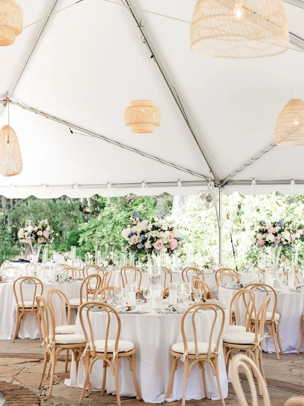 when it&rsquo;s cold outside, I like to reminisce on warmer days such as this stunning early summer wedding for Sarah and Joe 🤍

Photography @natashacoylephotography 
Planning and Design: @thecoordinationcompany 
Venue: @legare_waring_house 
Caterin
