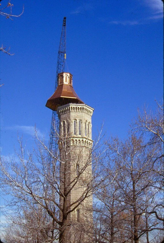 M037_1990_023 sm.jpg