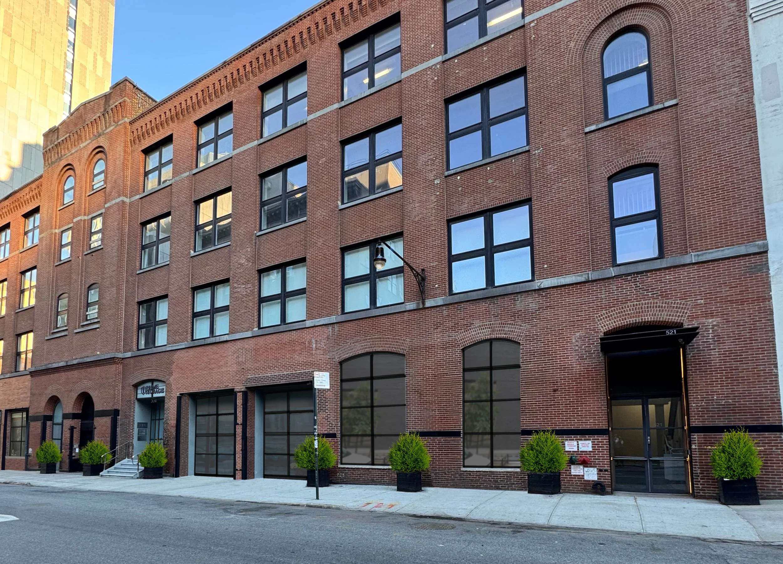 521-537 West 25th Street