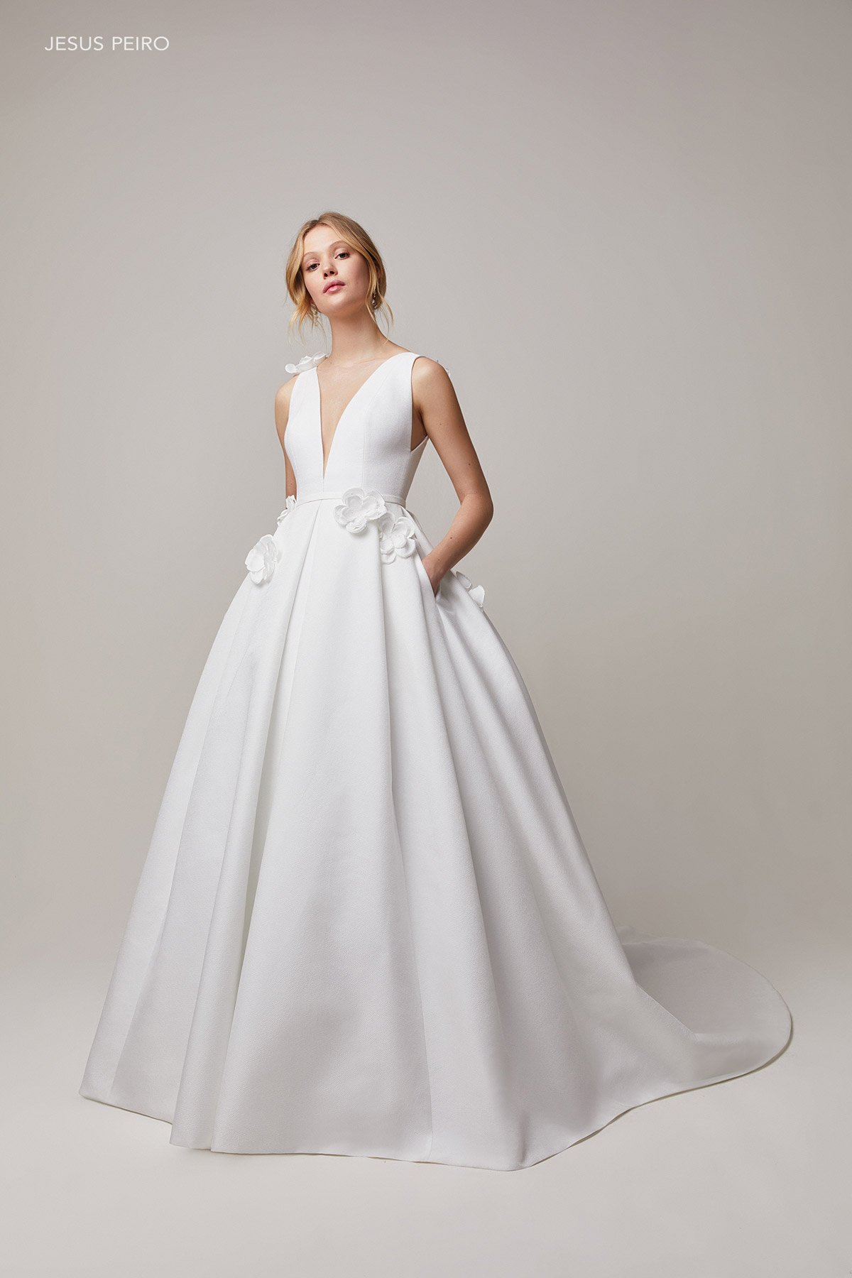 Gown 205 - Size 10 / by Jesus Peiro - 
Original Price: $4000 // SALE PRICE: $499