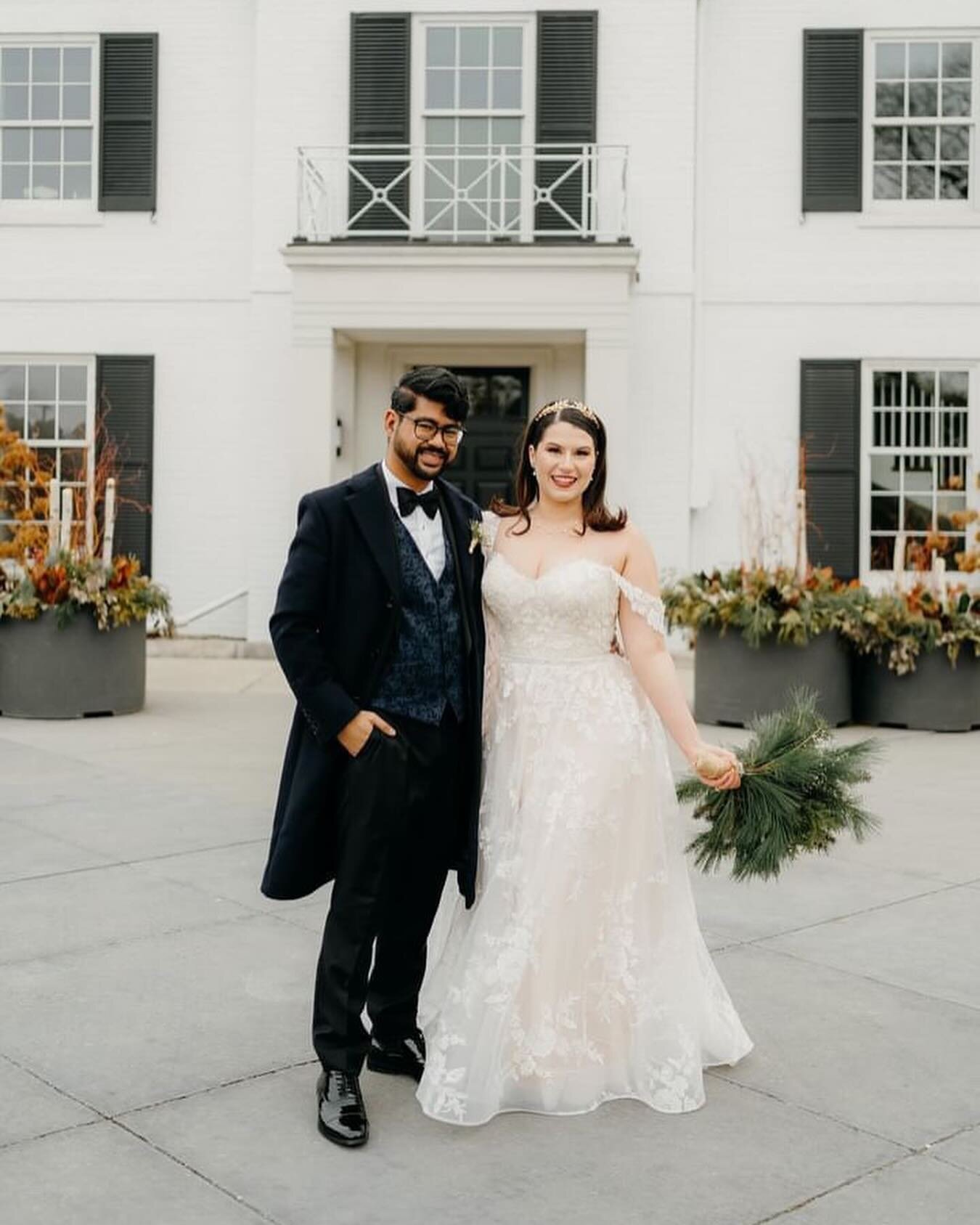 If you wondered whether a winter wedding is worth it, let these photos be your inspiration! Real Bride J rocked her beautiful @ladybirdbridal gown in January and she&rsquo;s bringing the heat 🔥😍 

#stolenheartsbridal #bridalshop #bridalboutique #ca