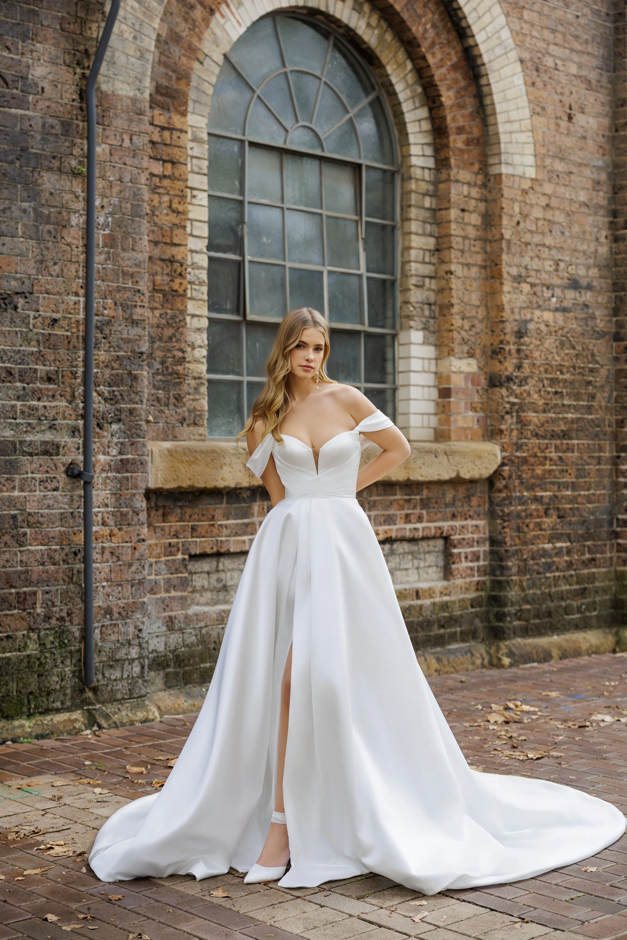 Ebony Gown - Size 10 / by Le Lee Studio
Original Price: $3900 // SALE PRICE: $2200