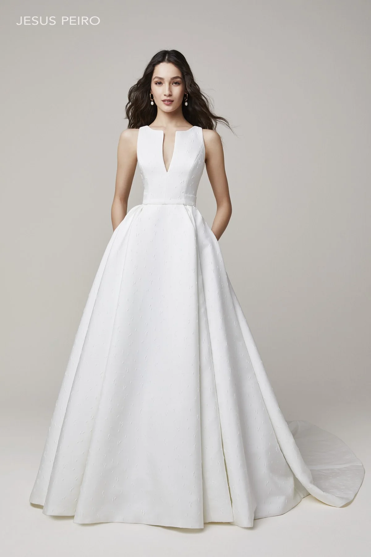 Gown 2229 - Size 10 / by Jesus Peiro - 
Original Price: $4300 // SALE PRICE: $499