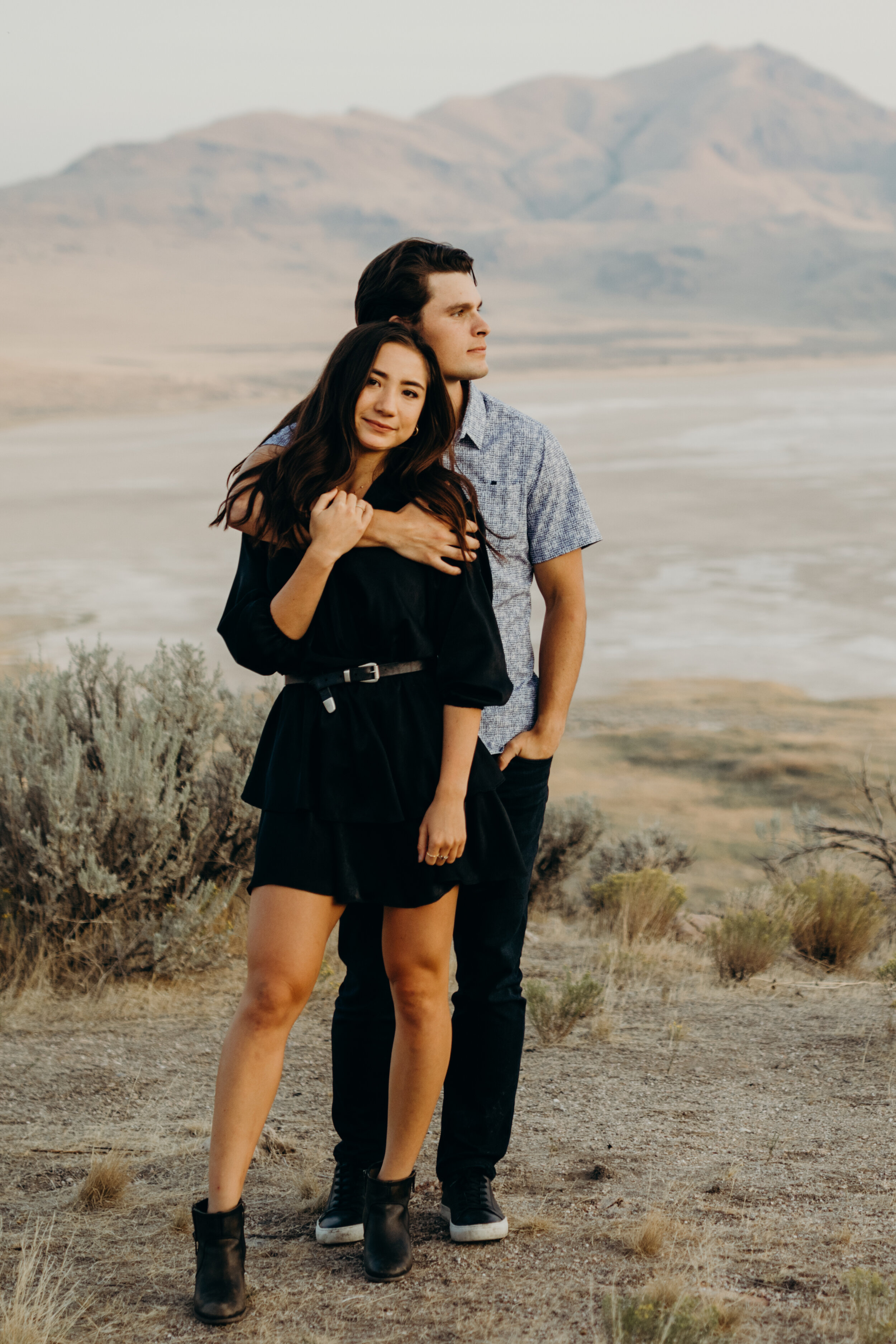 antelope-island-couples-session-utah-couples-session-state-park-photoshoot-session-outfit-inspiration-brayden-and-syd-photography