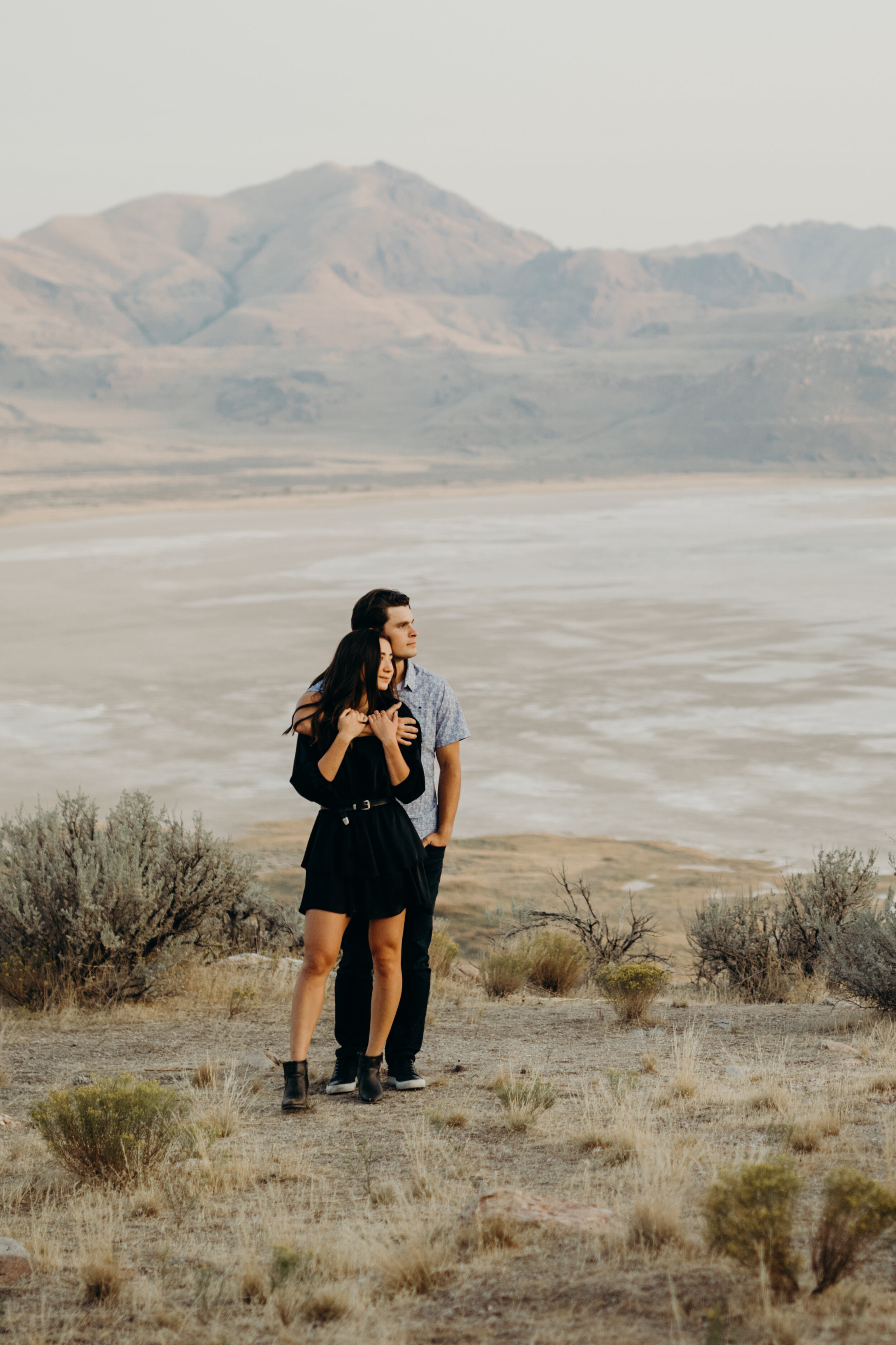 antelope-island-couples-session-utah-couples-session-state-park-photoshoot-session-outfit-inspiration-brayden-and-syd-photography