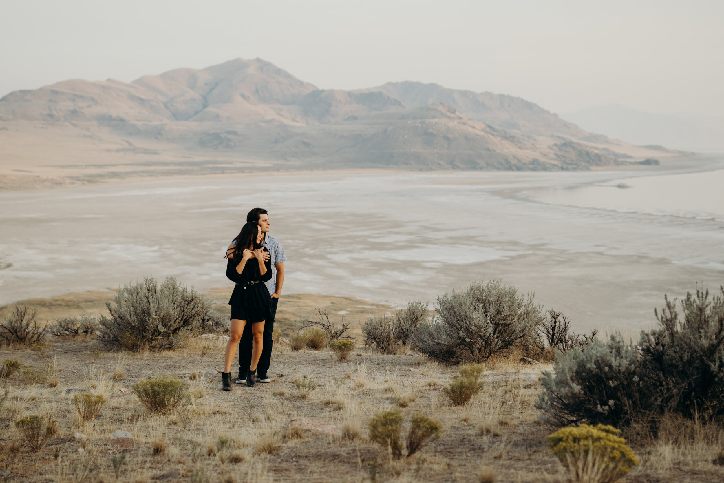 antelope-island-couples-session-utah-couples-session-state-park-photoshoot-session-outfit-inspiration-brayden-and-syd-photography