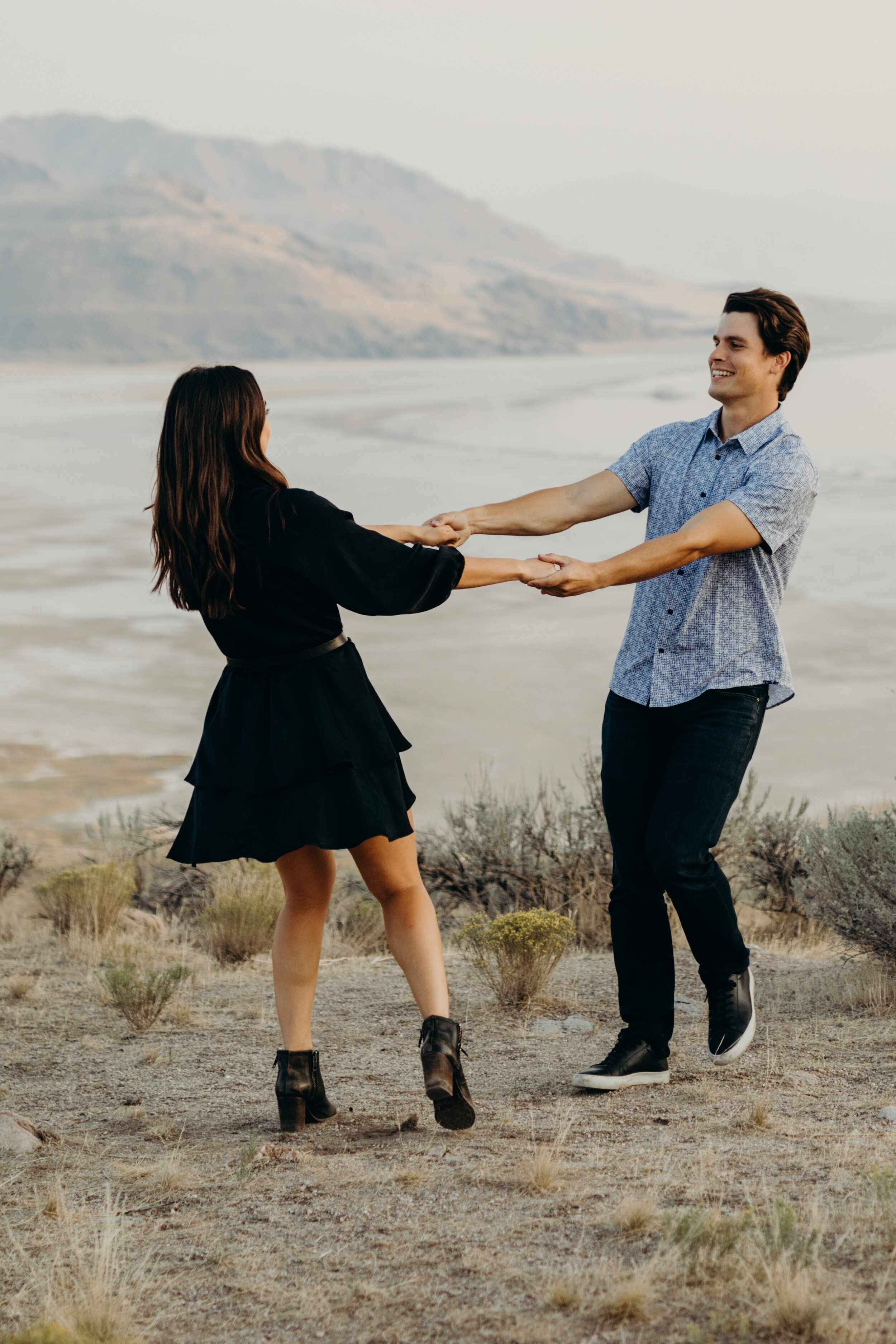 antelope-island-couples-session-utah-couples-session-state-park-photoshoot-session-outfit-inspiration-brayden-and-syd-photography