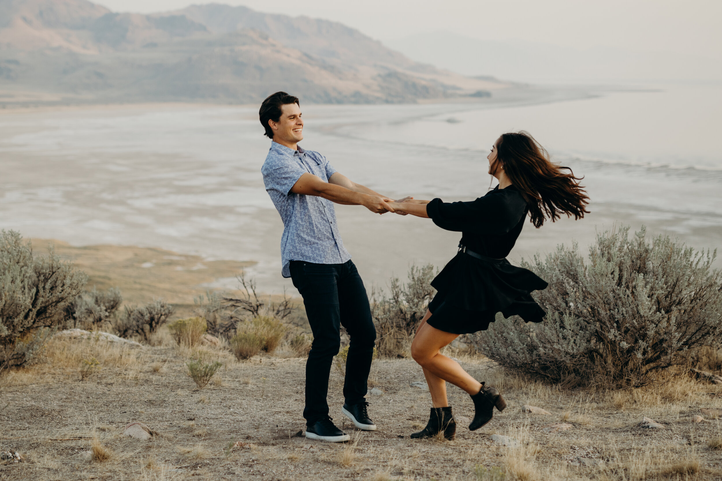 antelope-island-couples-session-utah-couples-session-state-park-photoshoot-session-outfit-inspiration-brayden-and-syd-photography
