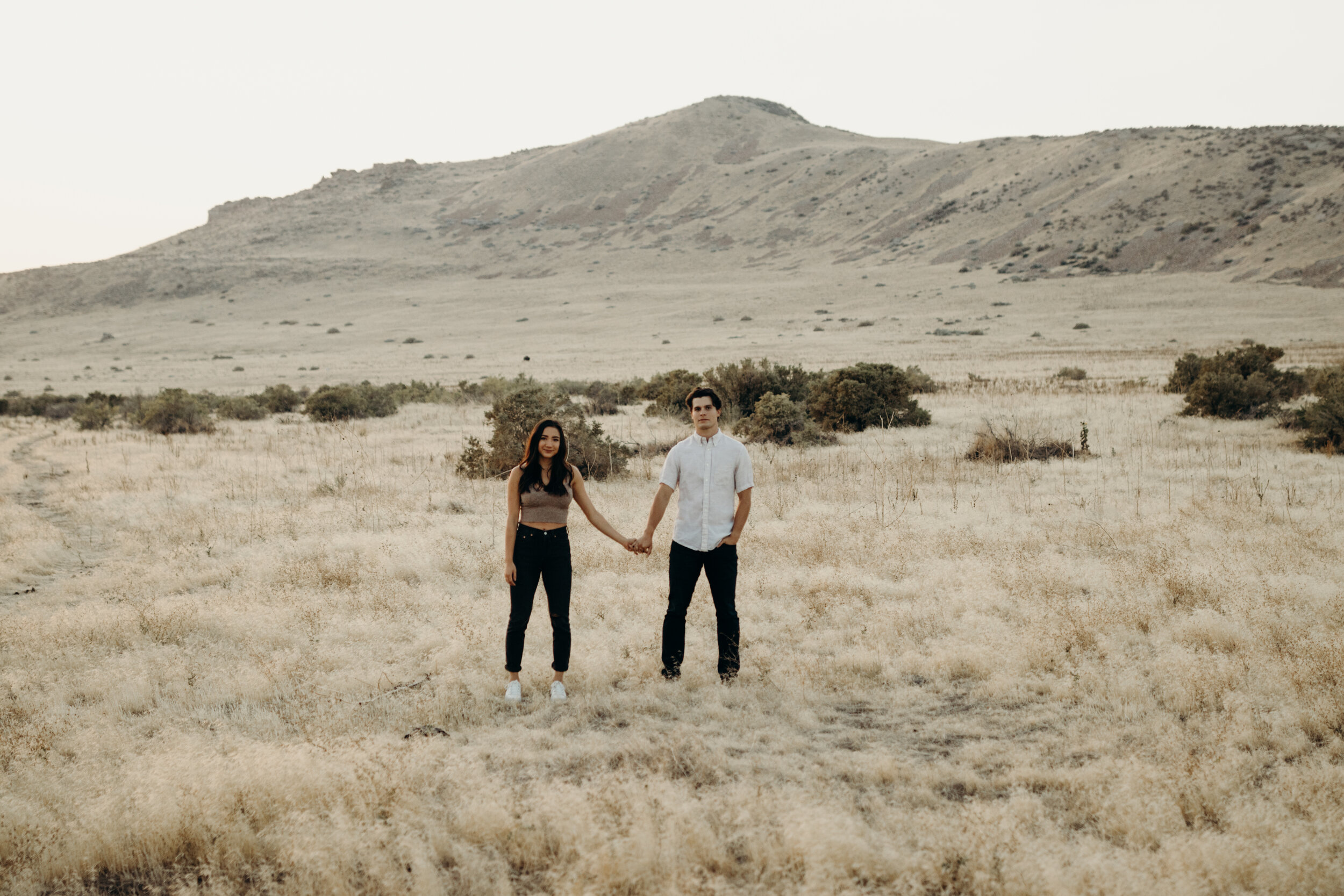 antelope-island-couples-session-utah-couples-session-state-park-photoshoot-session-outfit-inspiration-brayden-and-syd-photography