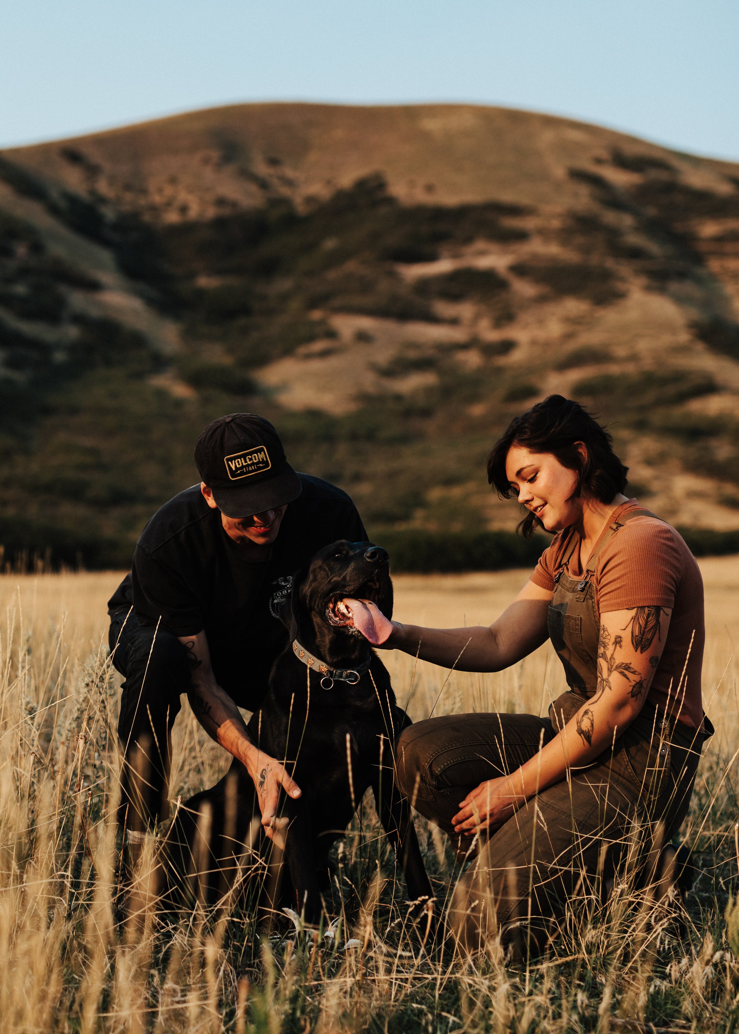 mountain-feild-couple-photos-with-dog-engagement-session-brayden-and-syd-photography-engagement-session-outfit-inspiration-couples-session-with-dog-utah-photographer