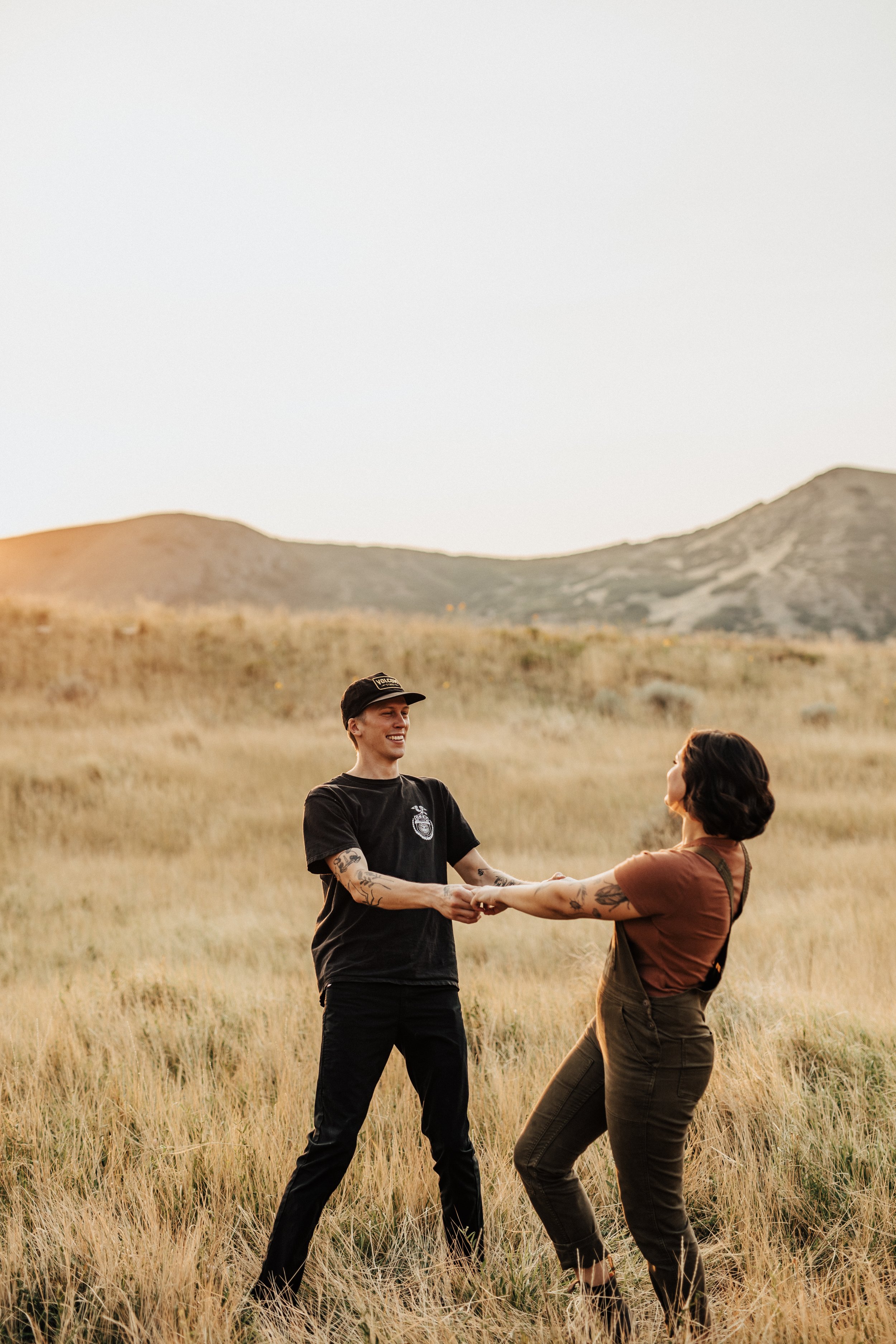 mountain-feild-couple-photos-with-dog-engagement-session-brayden-and-syd-photography-engagement-session-outfit-inspiration-couples-session-with-dog-utah-photographer