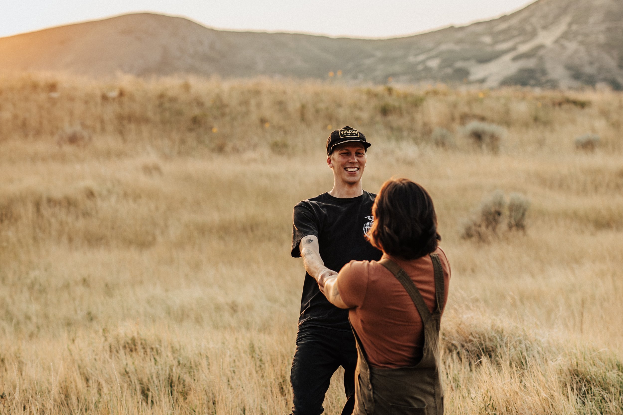 mountain-feild-couple-photos-with-dog-engagement-session-brayden-and-syd-photography-engagement-session-outfit-inspiration-couples-session-with-dog-utah-photographer