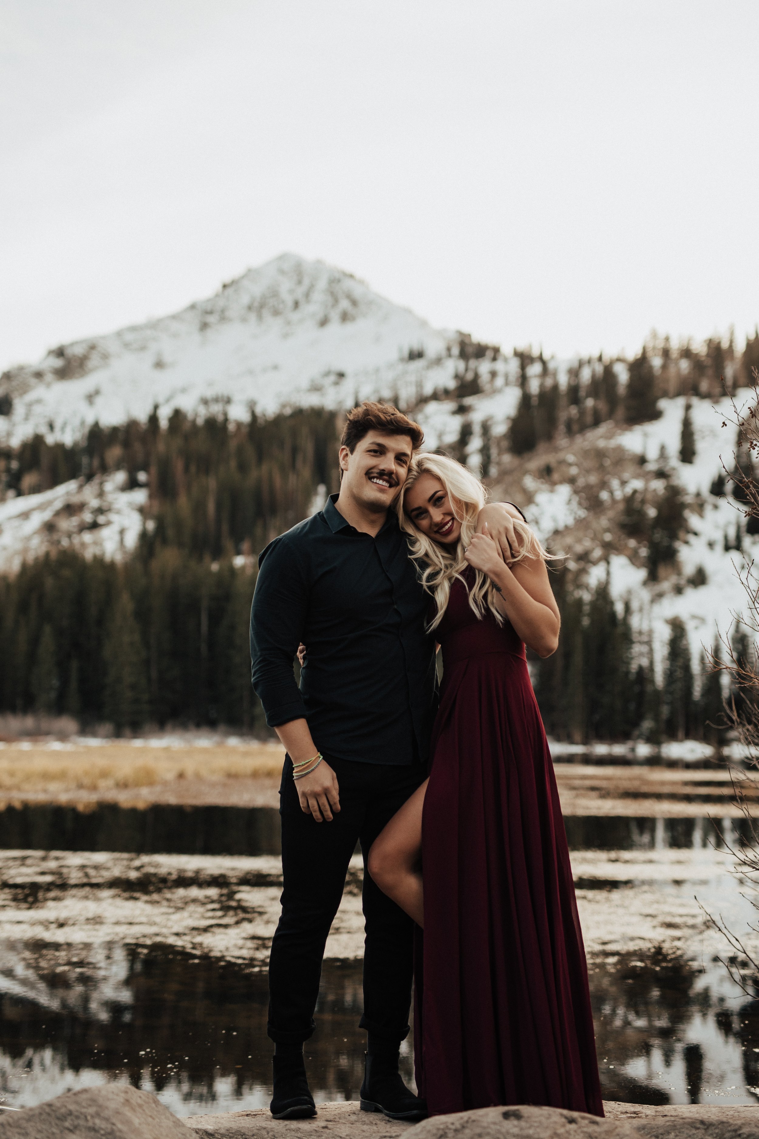 mountain-couple-photos-forest-engagement-session-brayden-and-syd-photography-engagement-session-outfit-inspiration-couples-session-outfit-ideas-couples-posing-inspiration-utah-engagement-session 