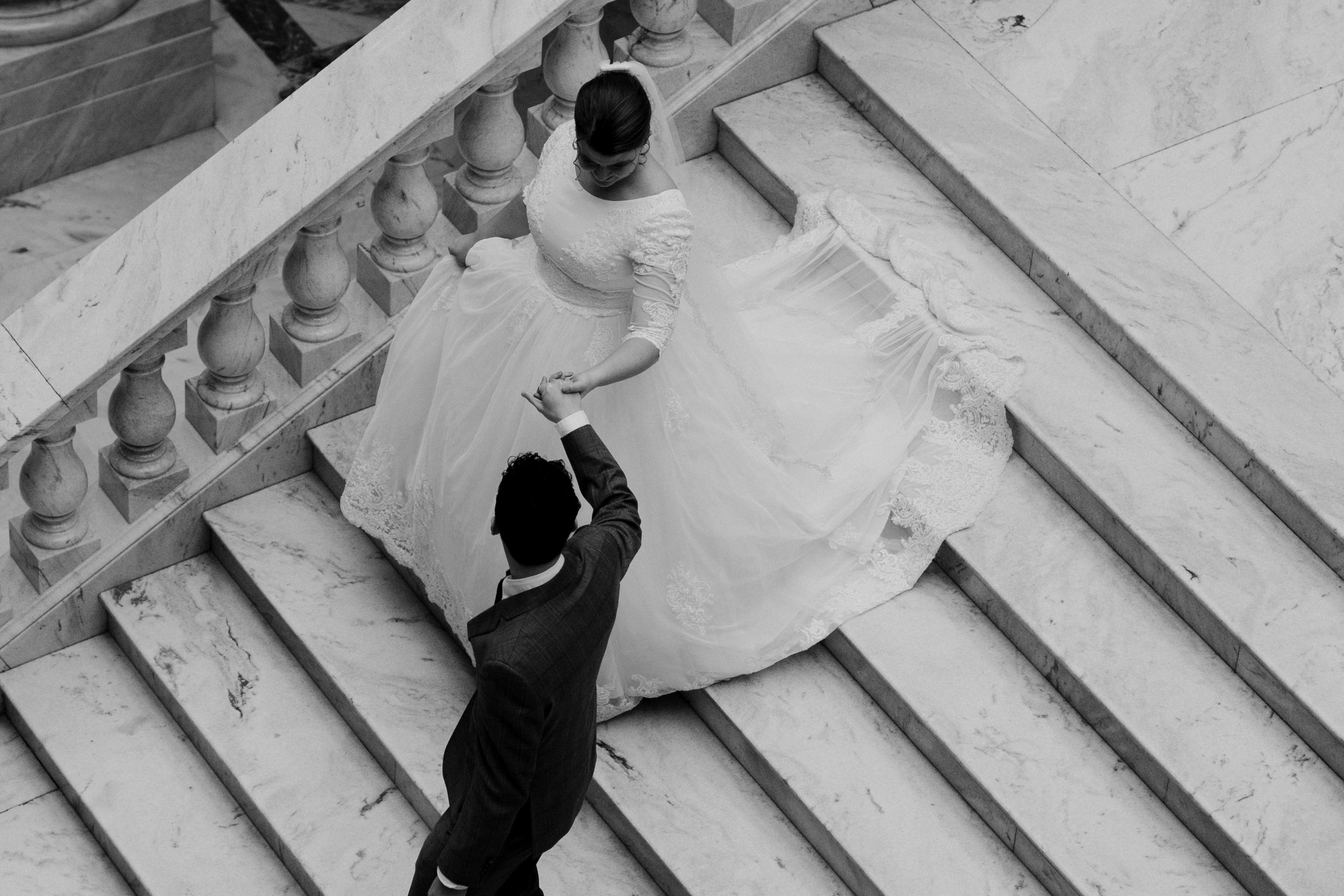 utah-state-capitol-bridals-white-marble-building-bridal-photos-25.jpg
