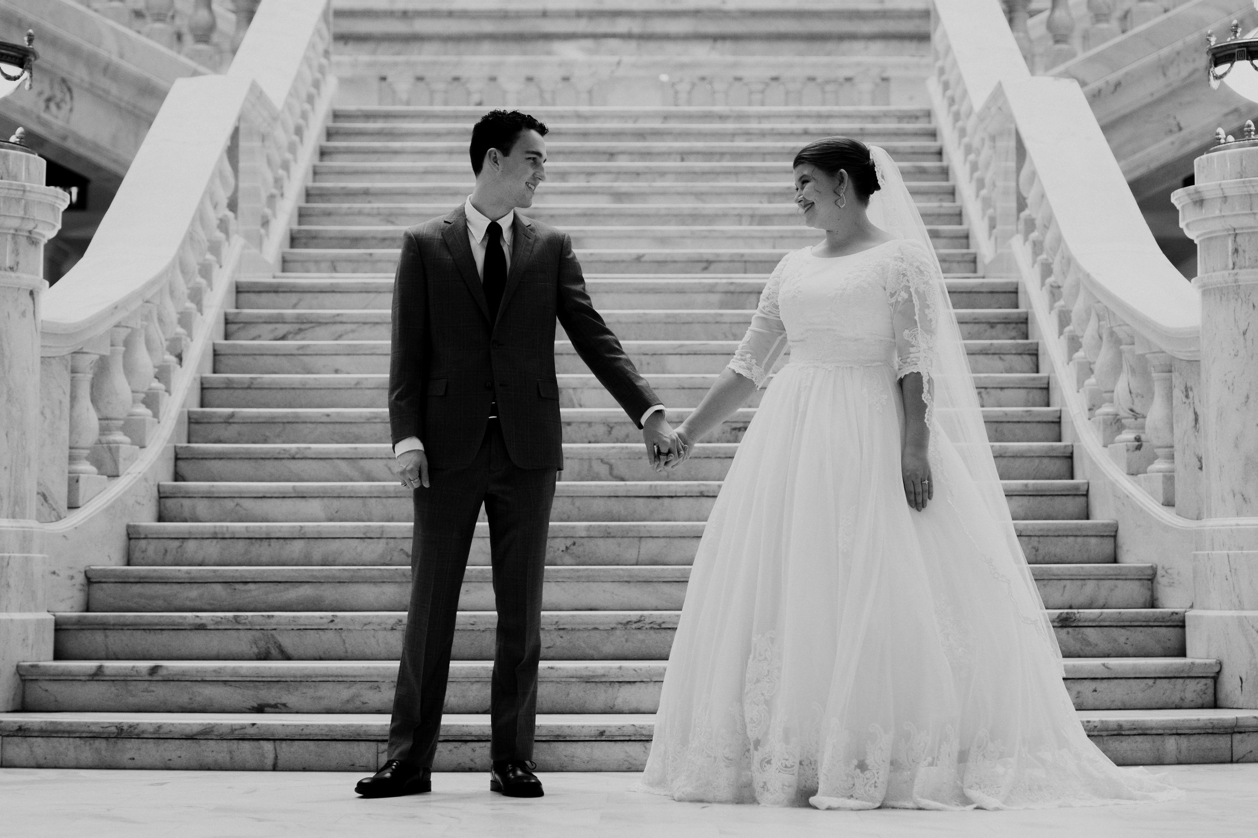 utah-state-capitol-bridals-white-marble-building-bridal-photos-28.jpg