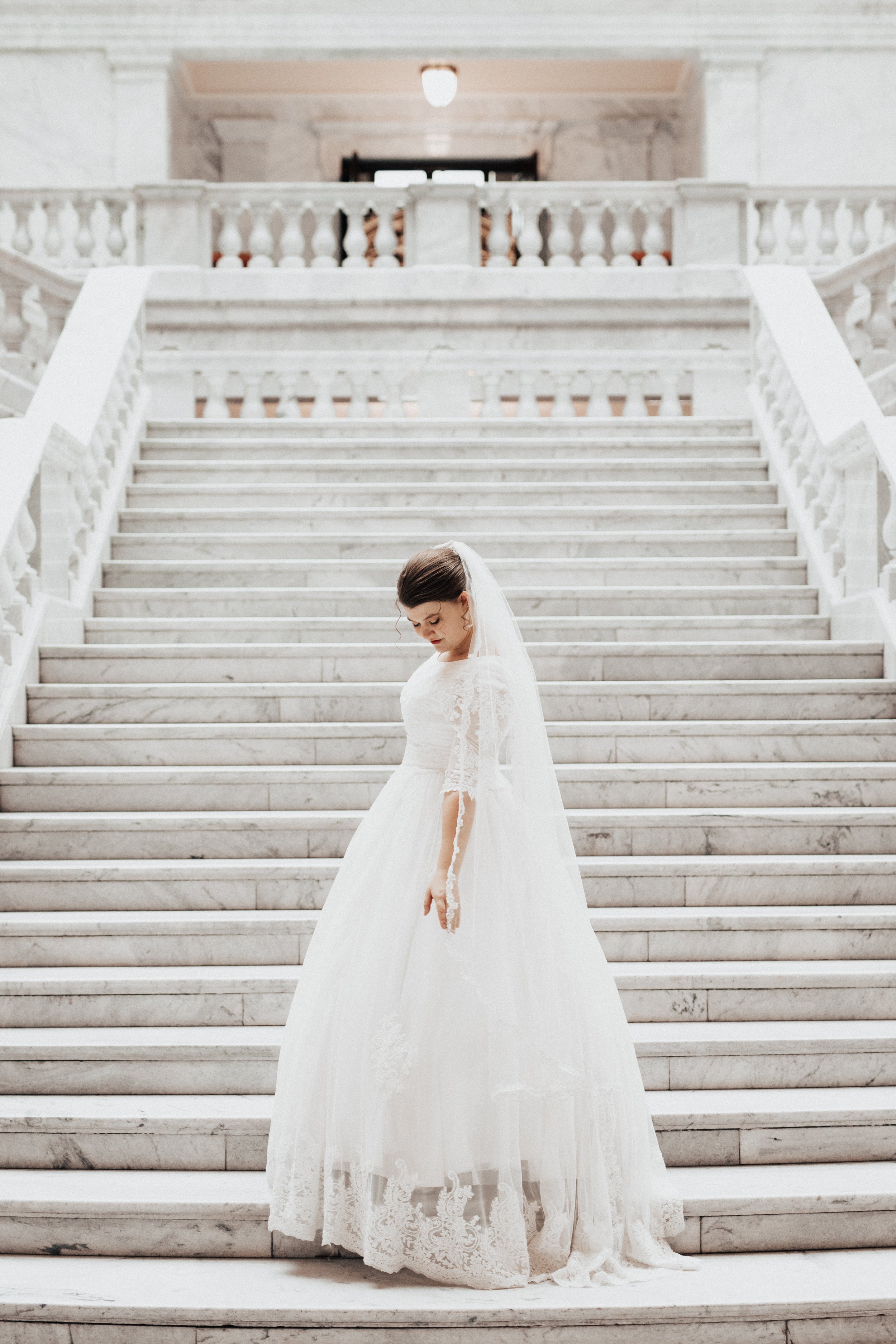 utah-state-capitol-bridals-white-marble-building-bridal-photos-36.jpg