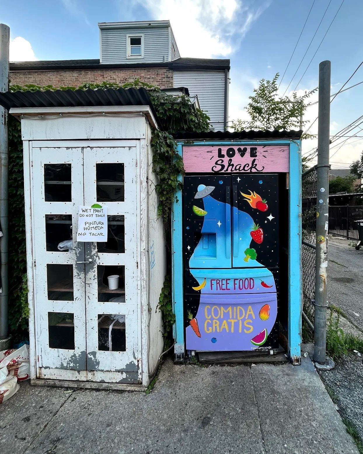 The Love Shack in Little Village was the very first site in the Love Fridge network. In honor of our 3-year anniversary, @jameswurm installed a new bigger fridge, and @dyanapyehchek came back to give it a cosmic paint job glow-up. We love it and hope