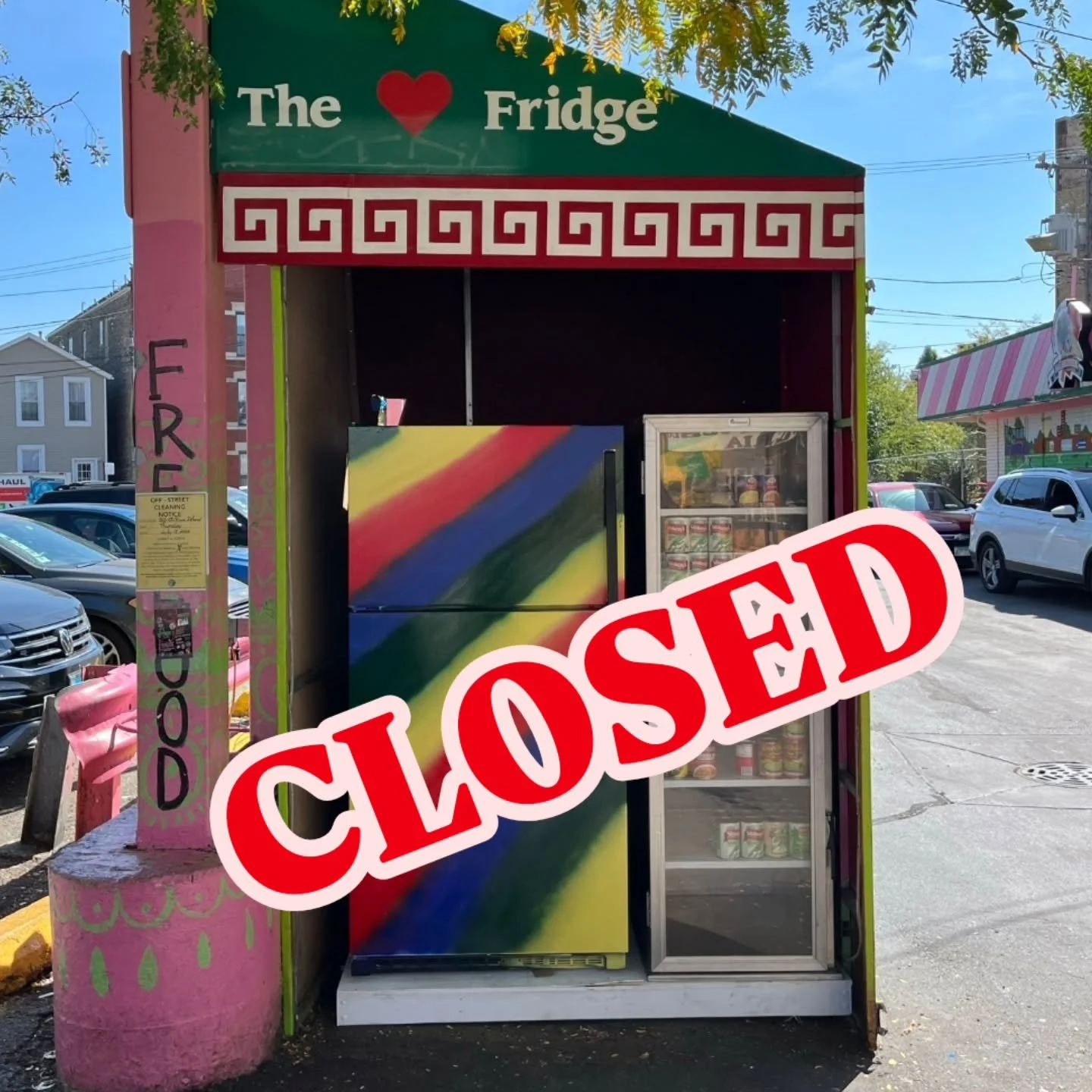 We are very sad to announce the closing of the Pilsen Love Fridge, La Comida Para El Pueblo, effective today. If anyone in Pilsen wants to take on the responsibility of hosting a Love Fridge, please reach out to us at thelovefridgechicago@gmail.com. 